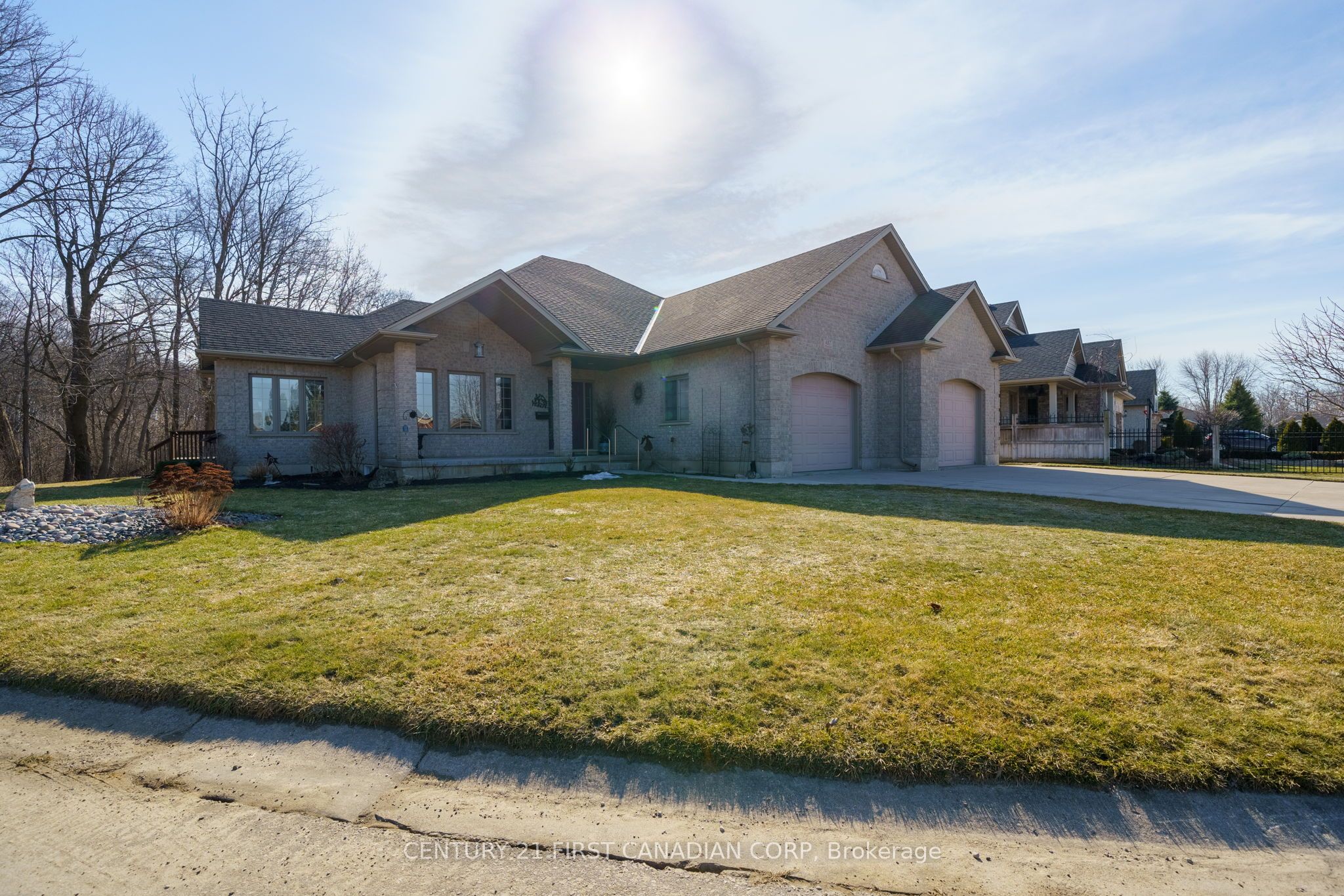 487 Petersen Ave Property Photo