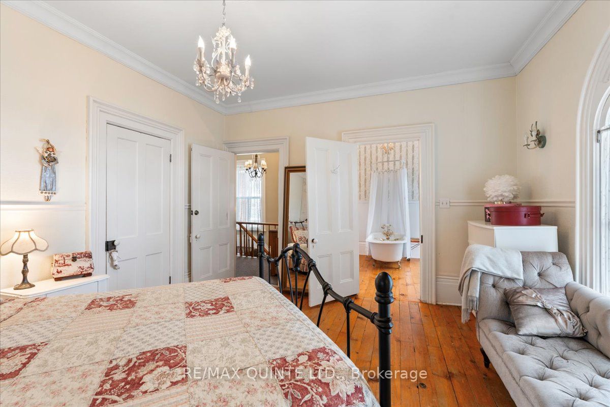 271 Main St Property Photo 18