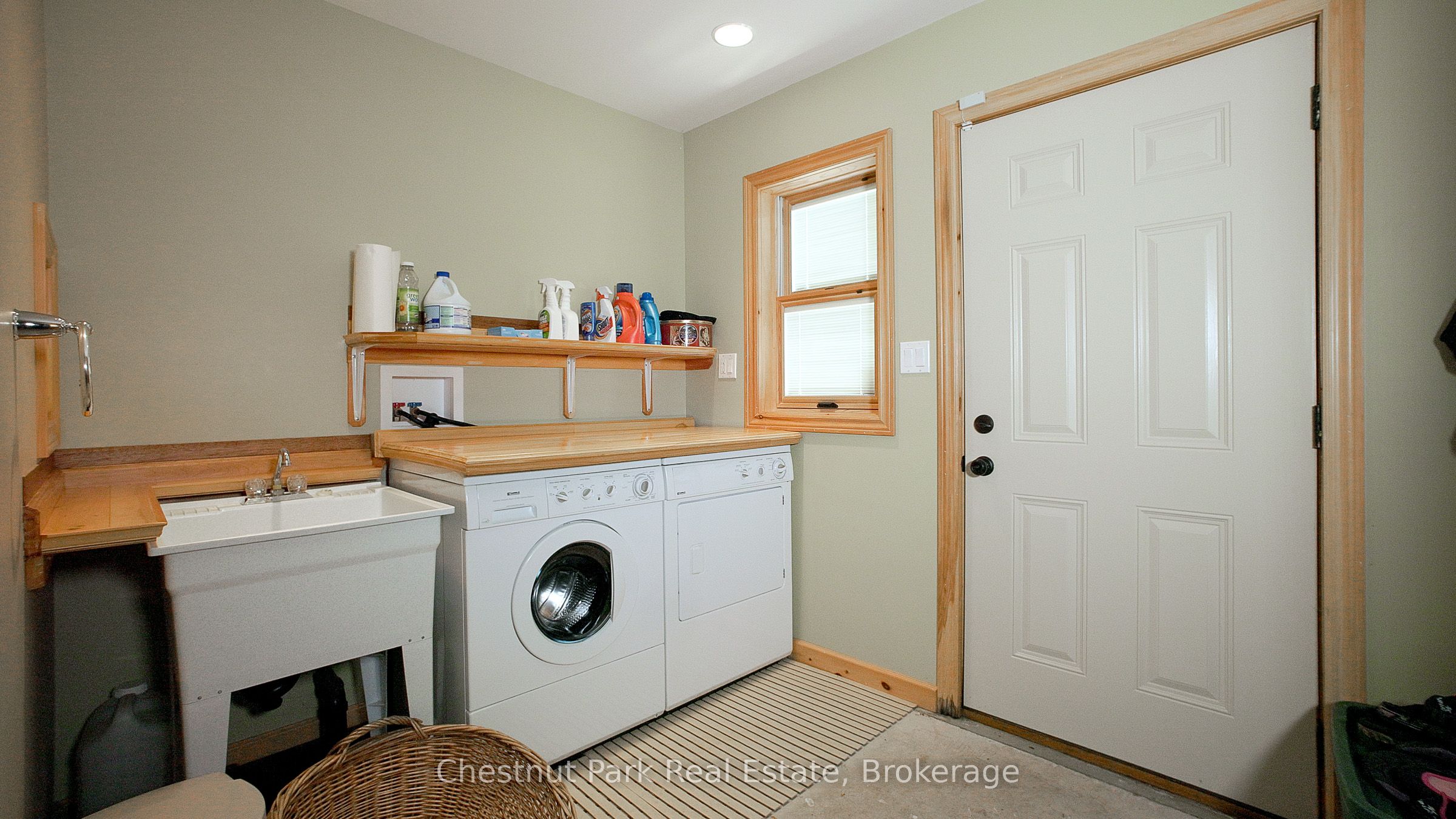 584 Warner Bay Road Property Photo 37