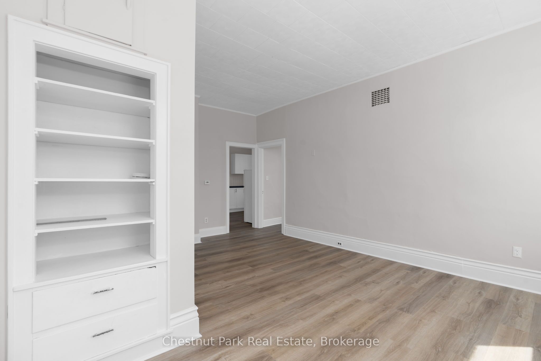 16 Trowbridge Street Property Photo 7