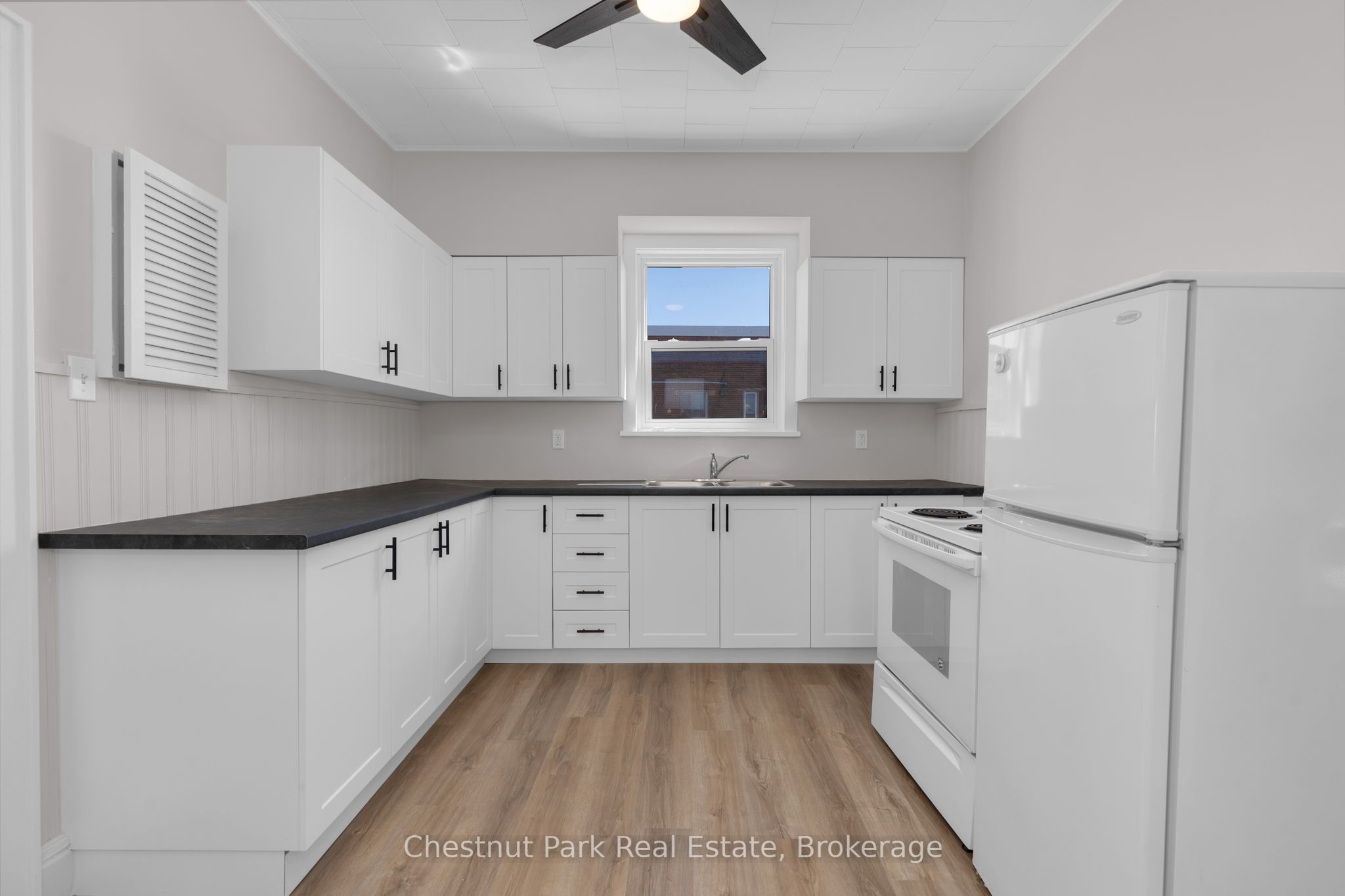 16 Trowbridge Street Property Photo 11