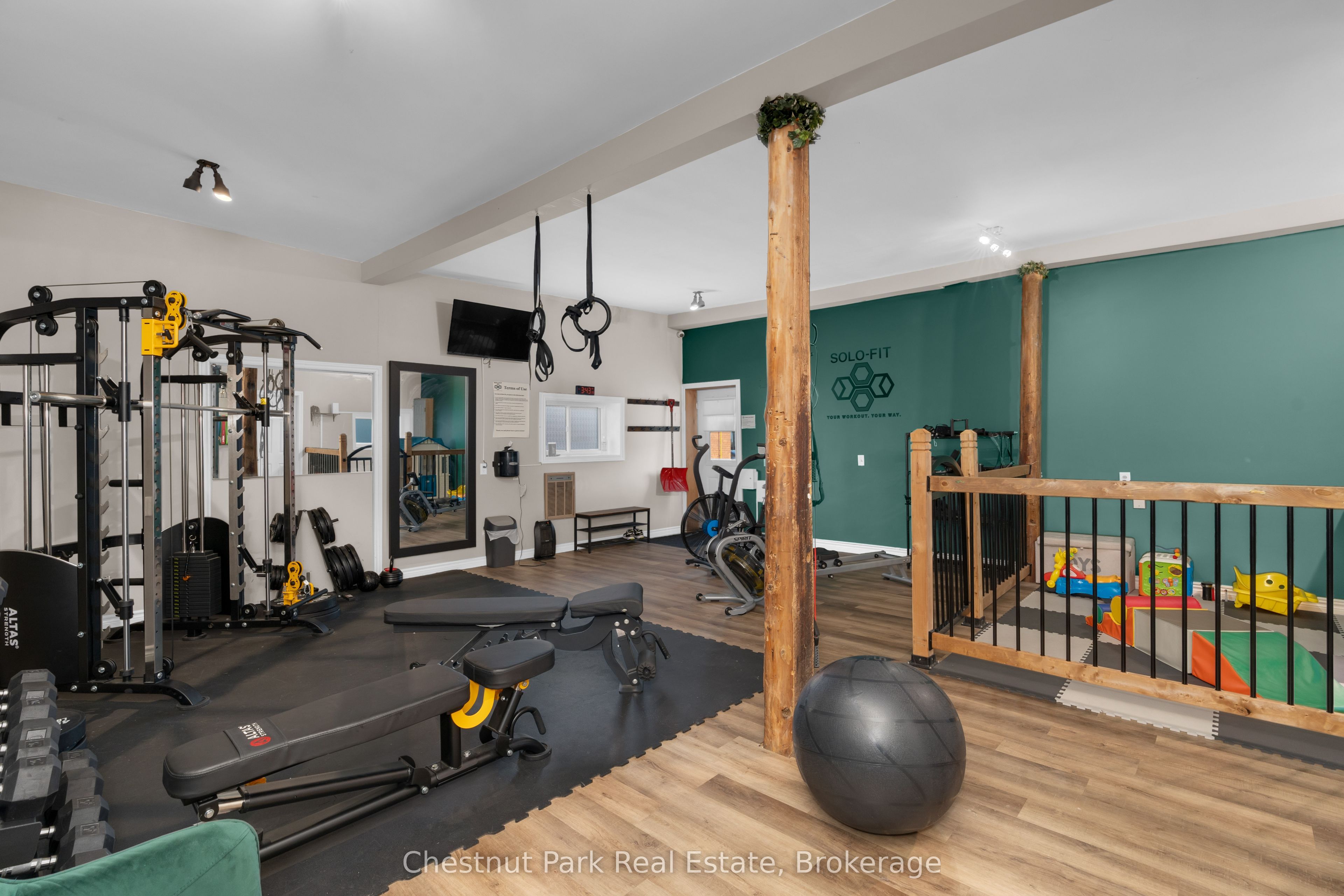 16 Trowbridge Street Property Photo 23
