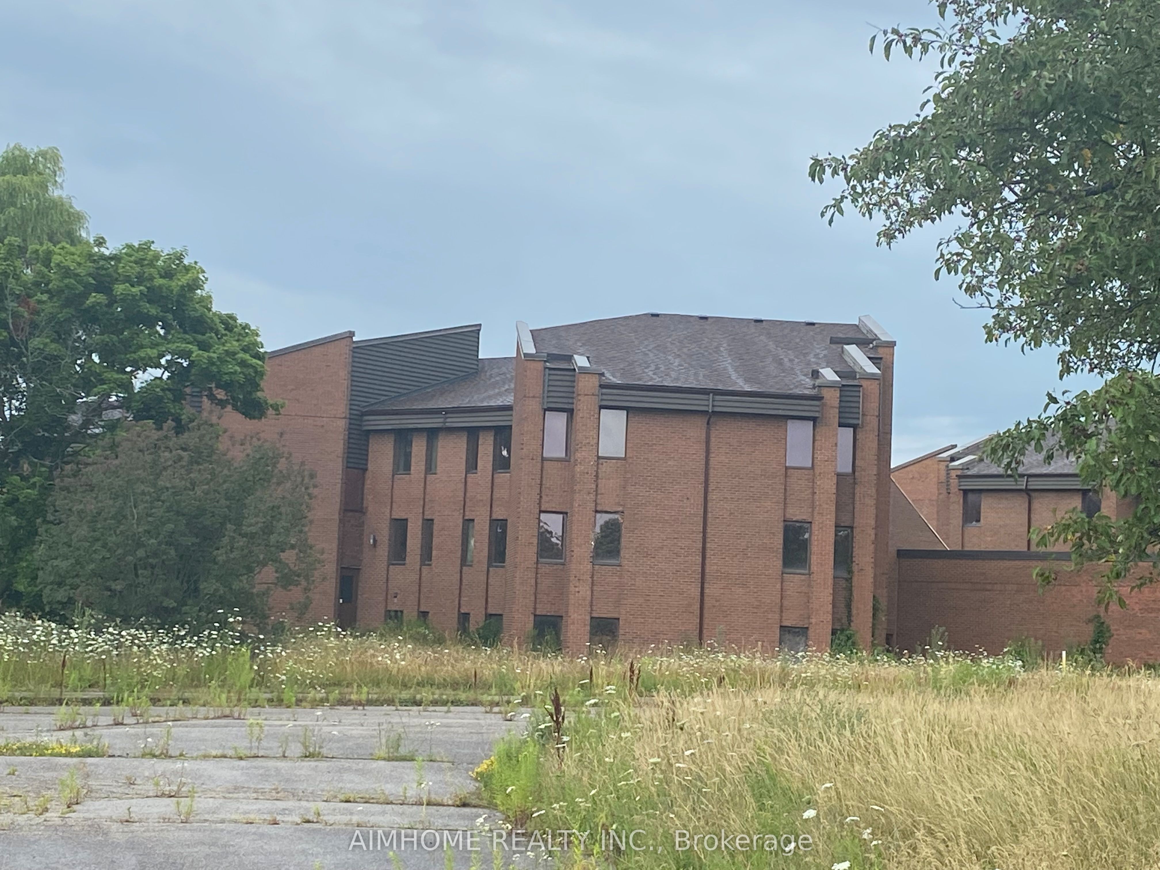 424 Quebec Avenue Property Photo 1