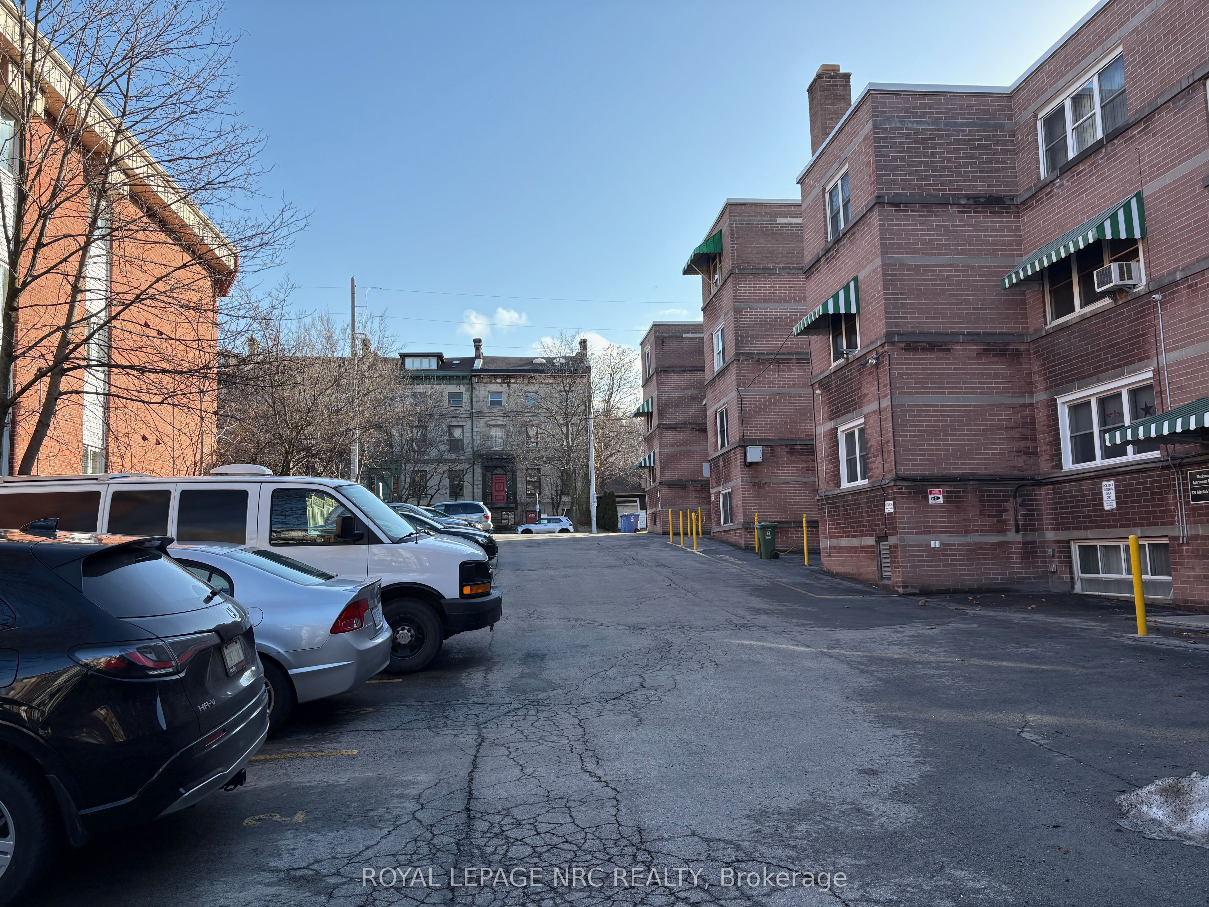 227 N Macnab Street S 2 Property Photo 5