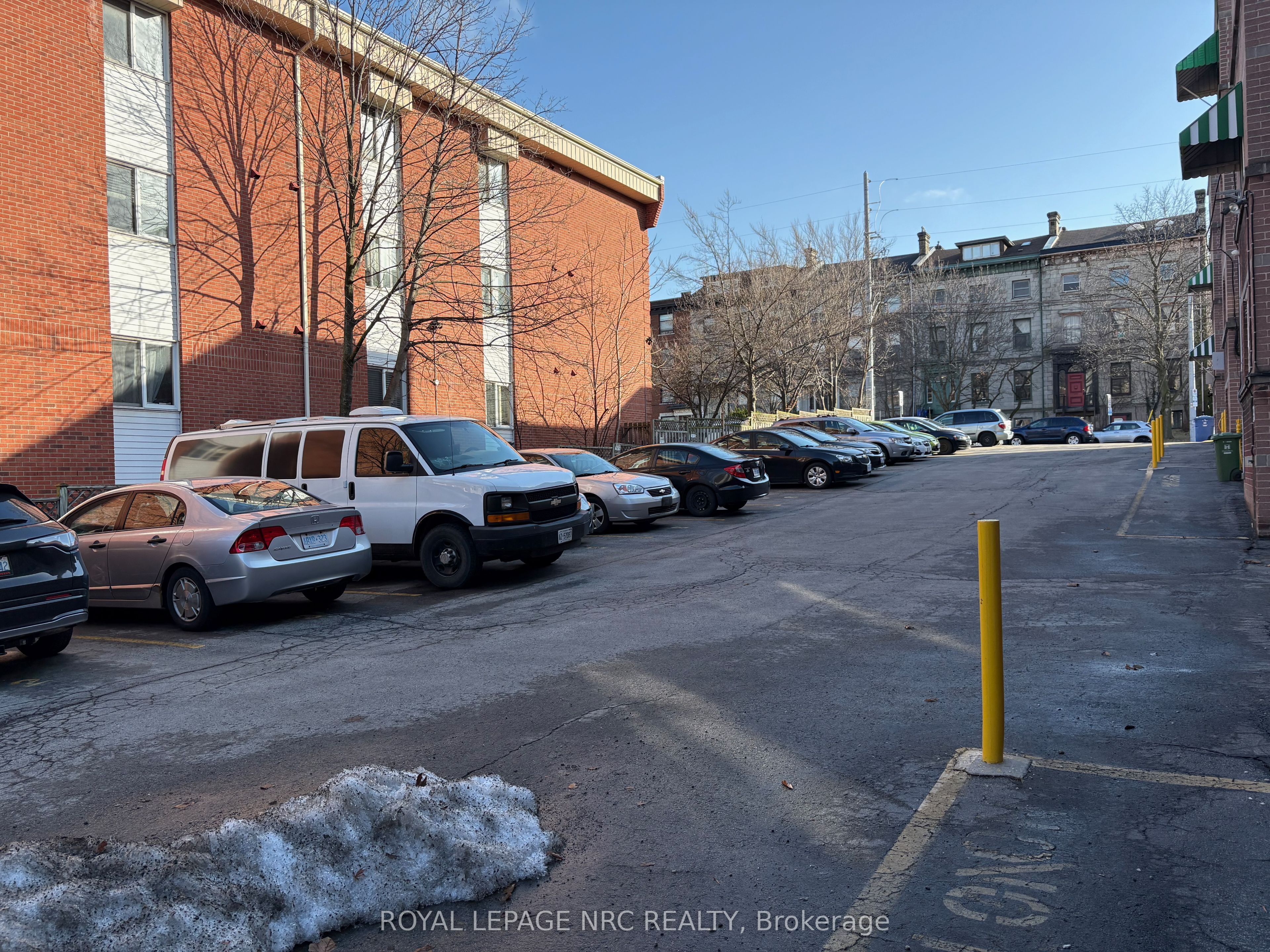 227 N Macnab Street S 2 Property Photo 6