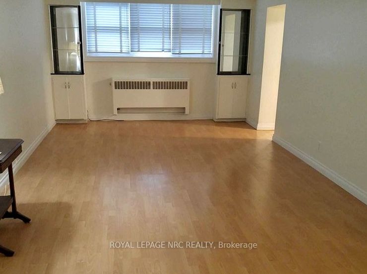 227 N Macnab Street S 2 Property Photo 10