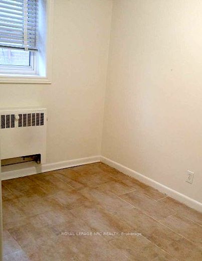 227 N Macnab Street S 2 Property Photo 11