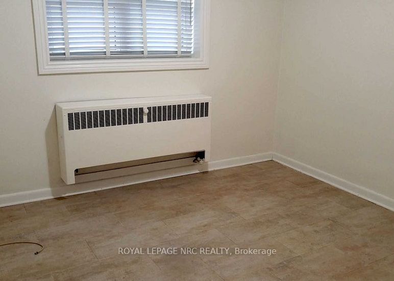 227 N Macnab Street S 2 Property Photo 12
