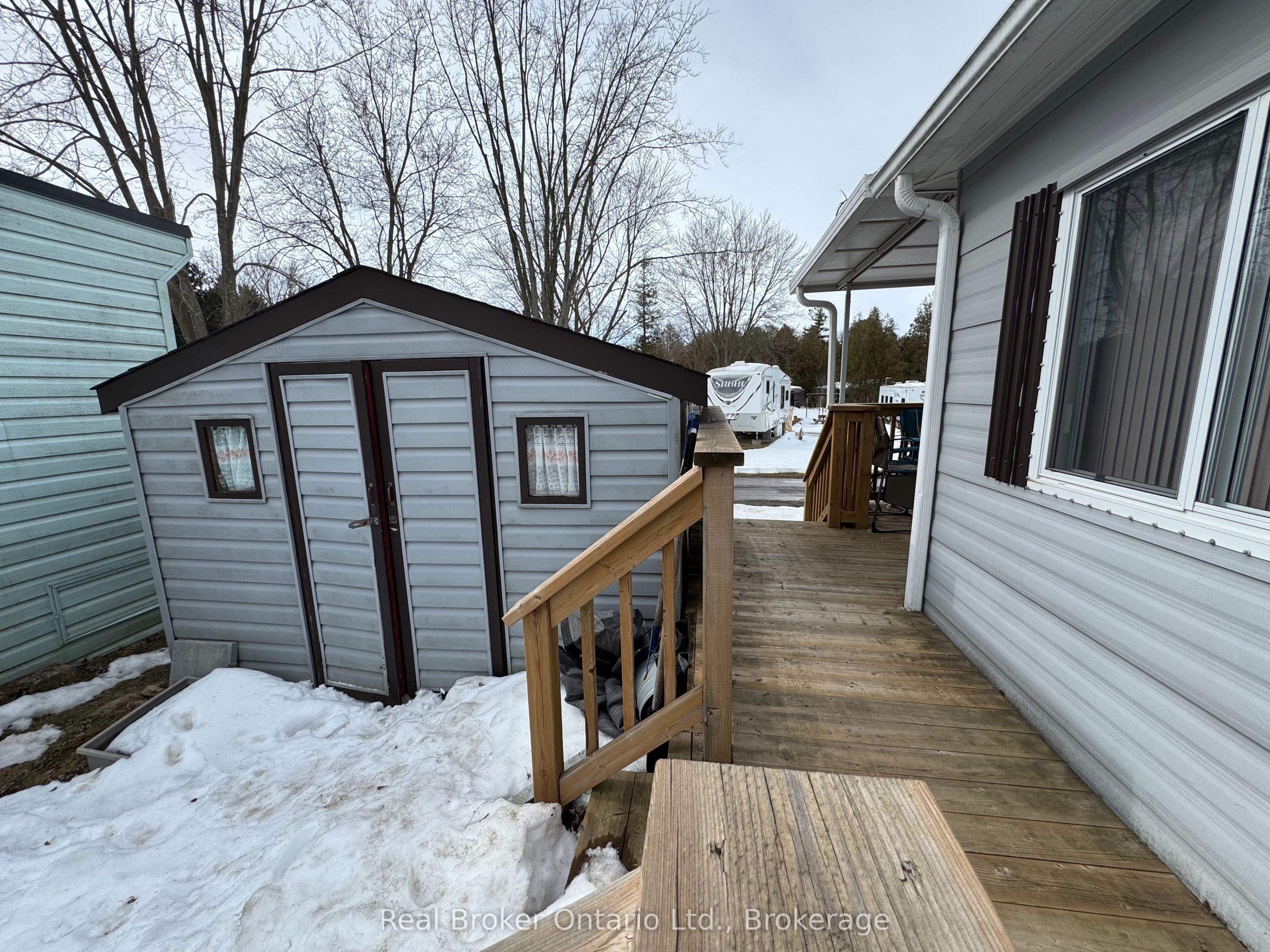 #194 - 580 Beaver Creek Road Property Photo 2