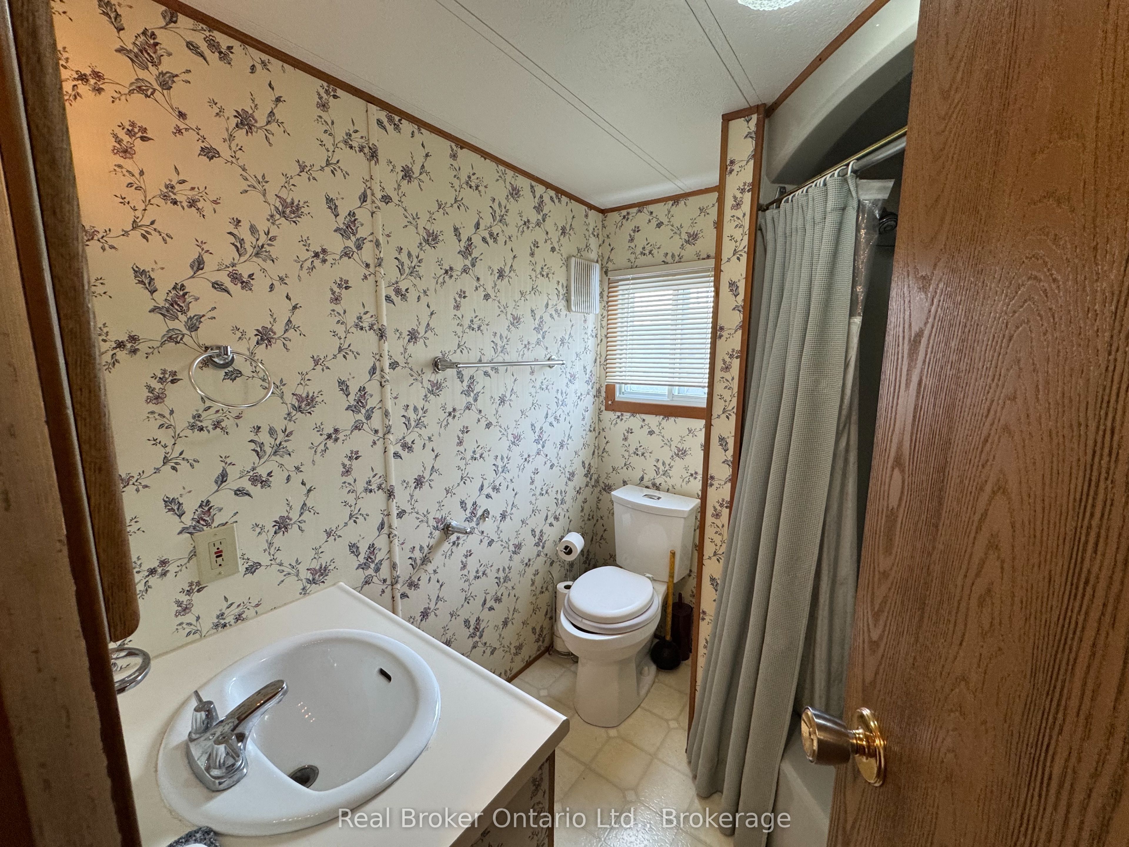 #194 - 580 Beaver Creek Road Property Photo 12