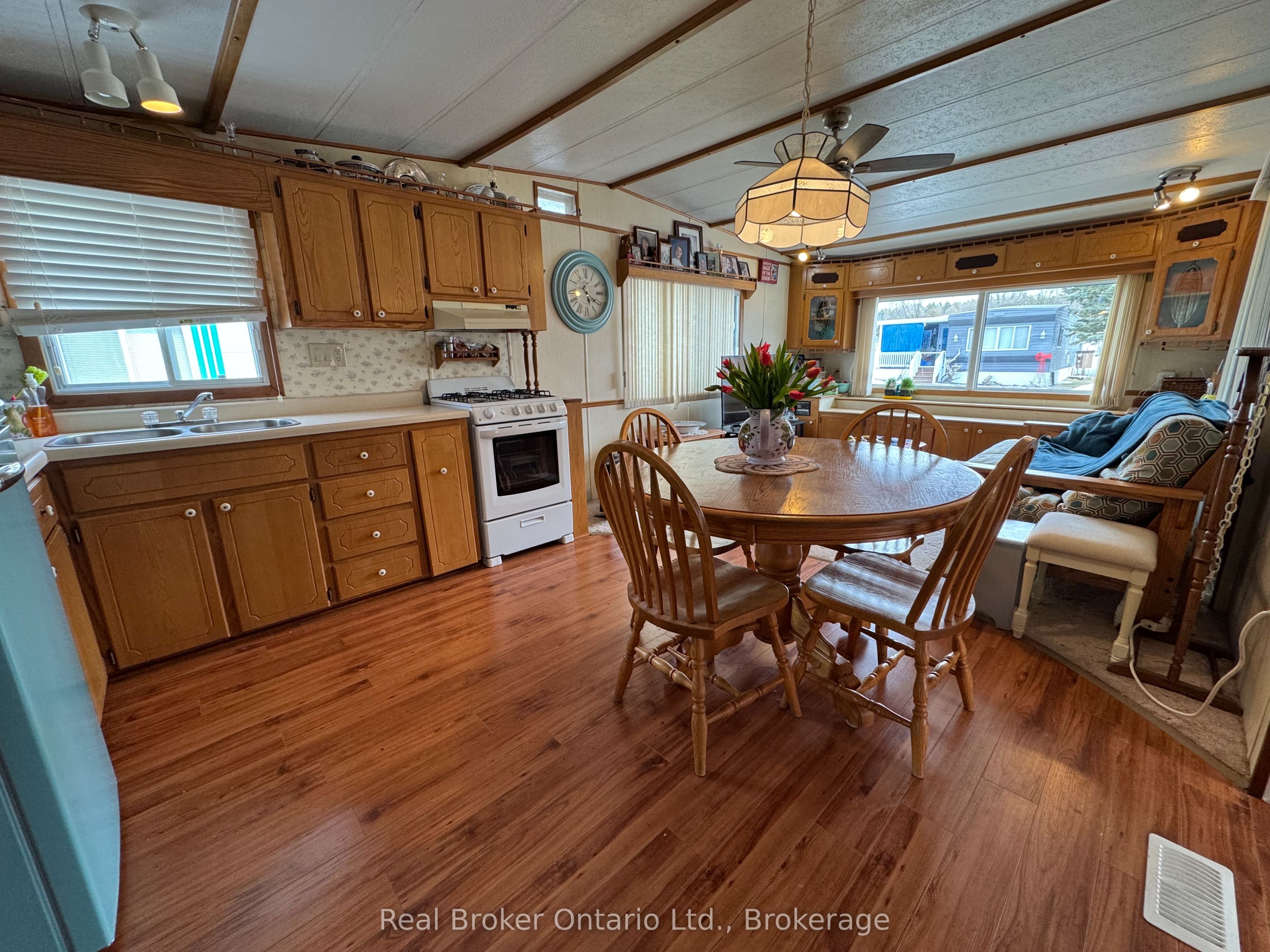 #194 - 580 Beaver Creek Road Property Photo 18