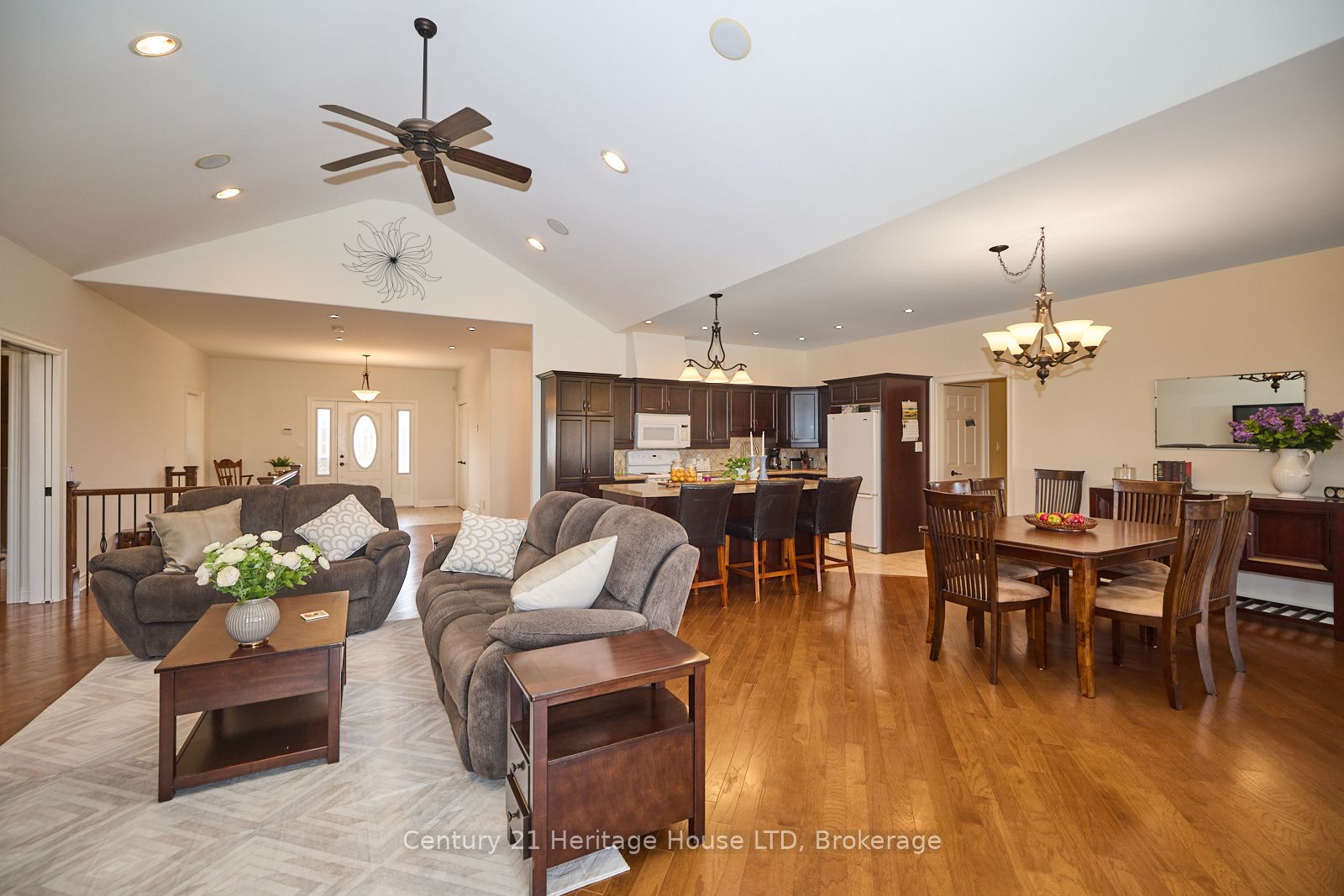 1040 Bertie Street Property Photo 16