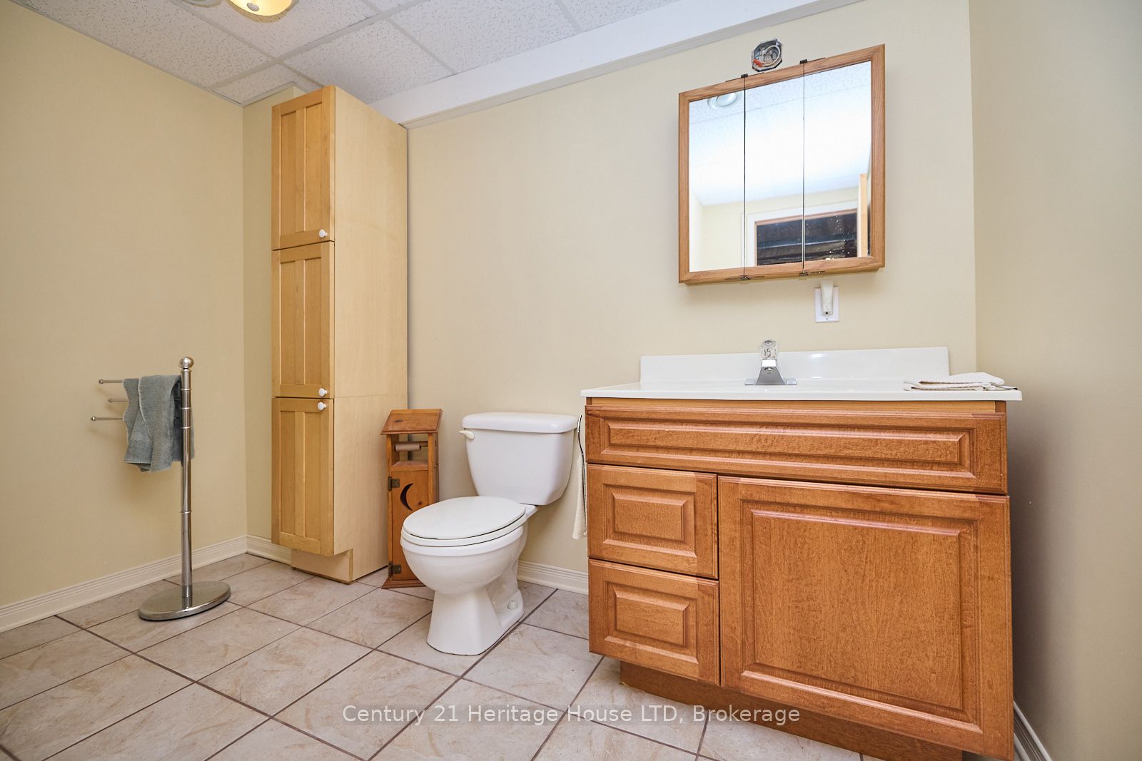 1040 Bertie Street Property Photo 34