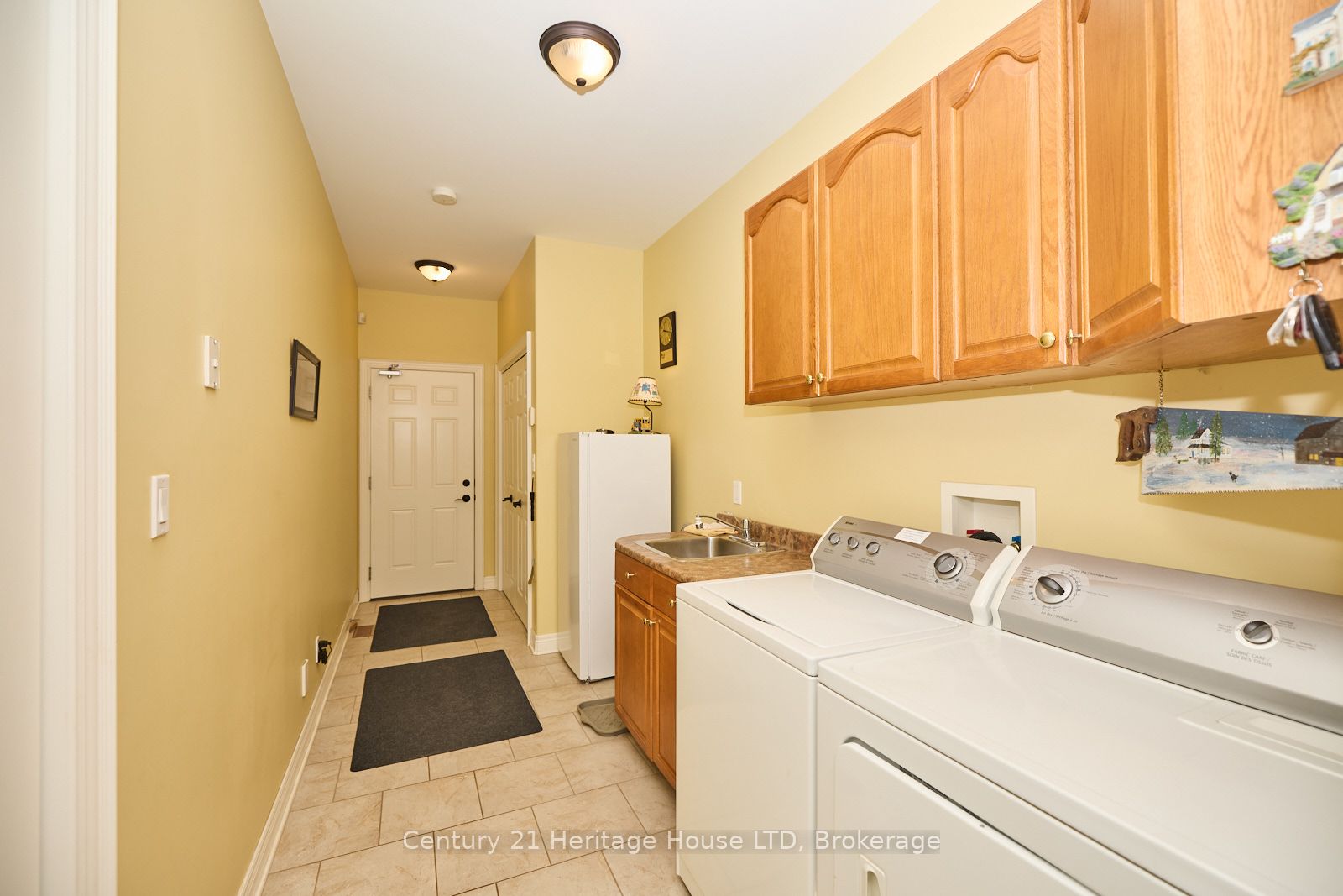 1040 Bertie Street Property Photo 37