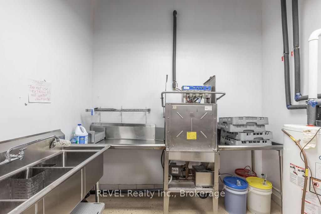 #b2 - 344 Glendale Avenue Property Photo 18