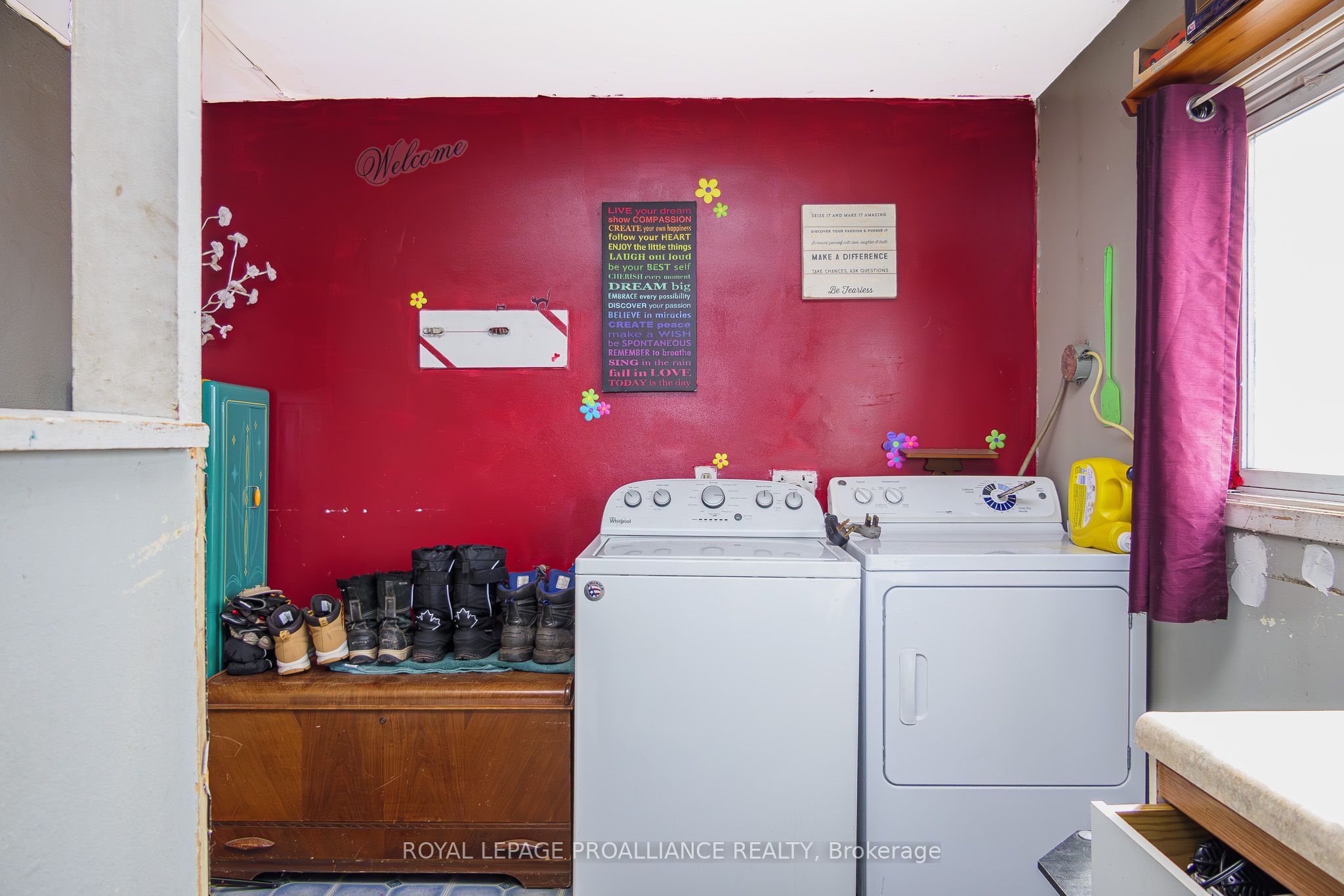 166 West Street Property Photo 7