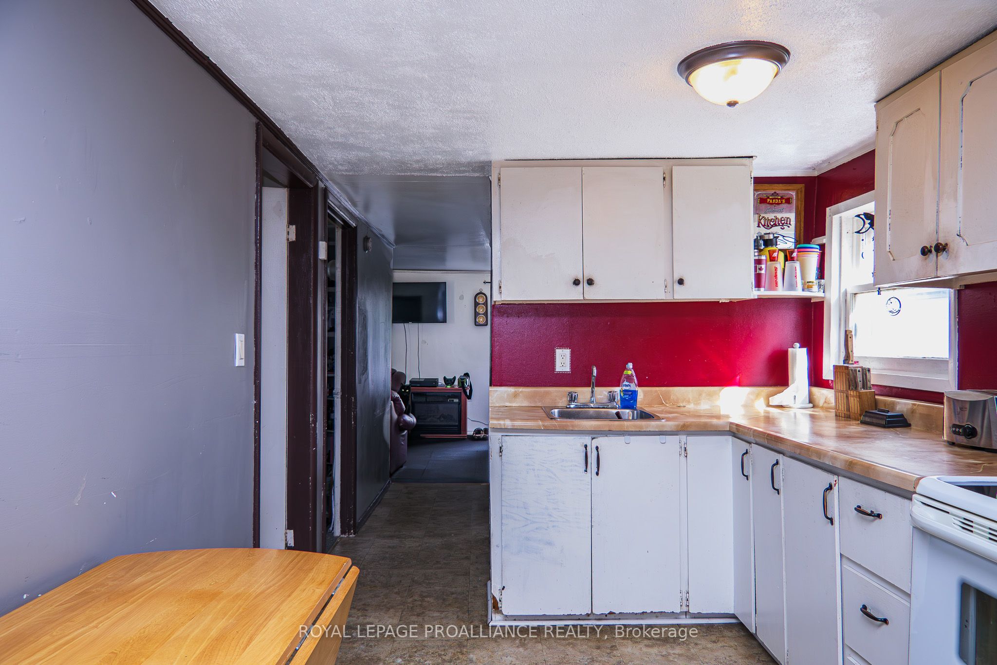 166 West Street Property Photo 10