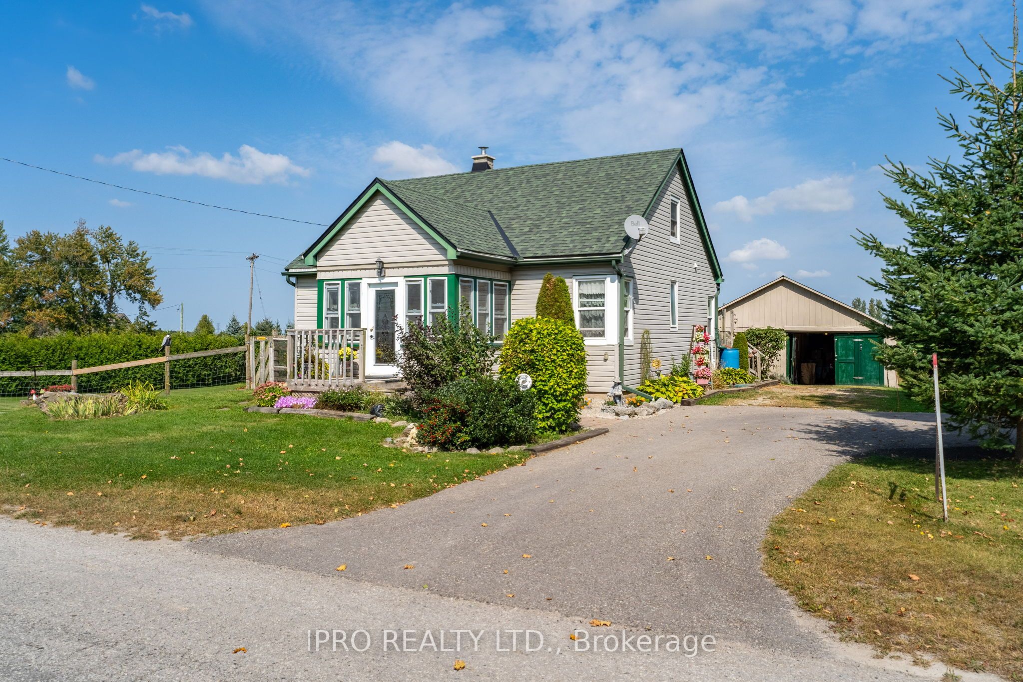 191281 13th Line Property Photo 1