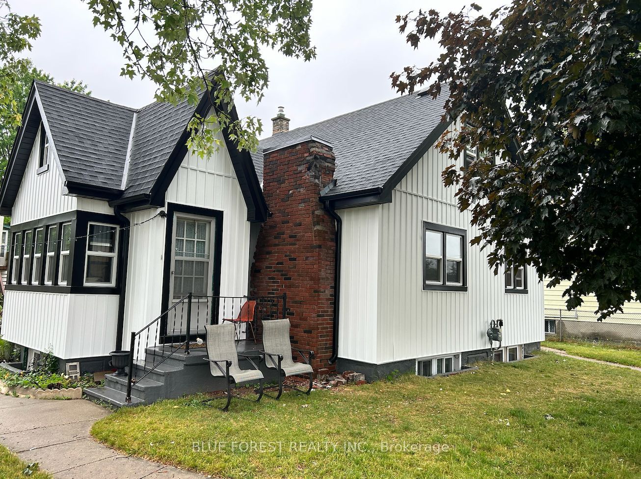 368 Calgary St Property Photo