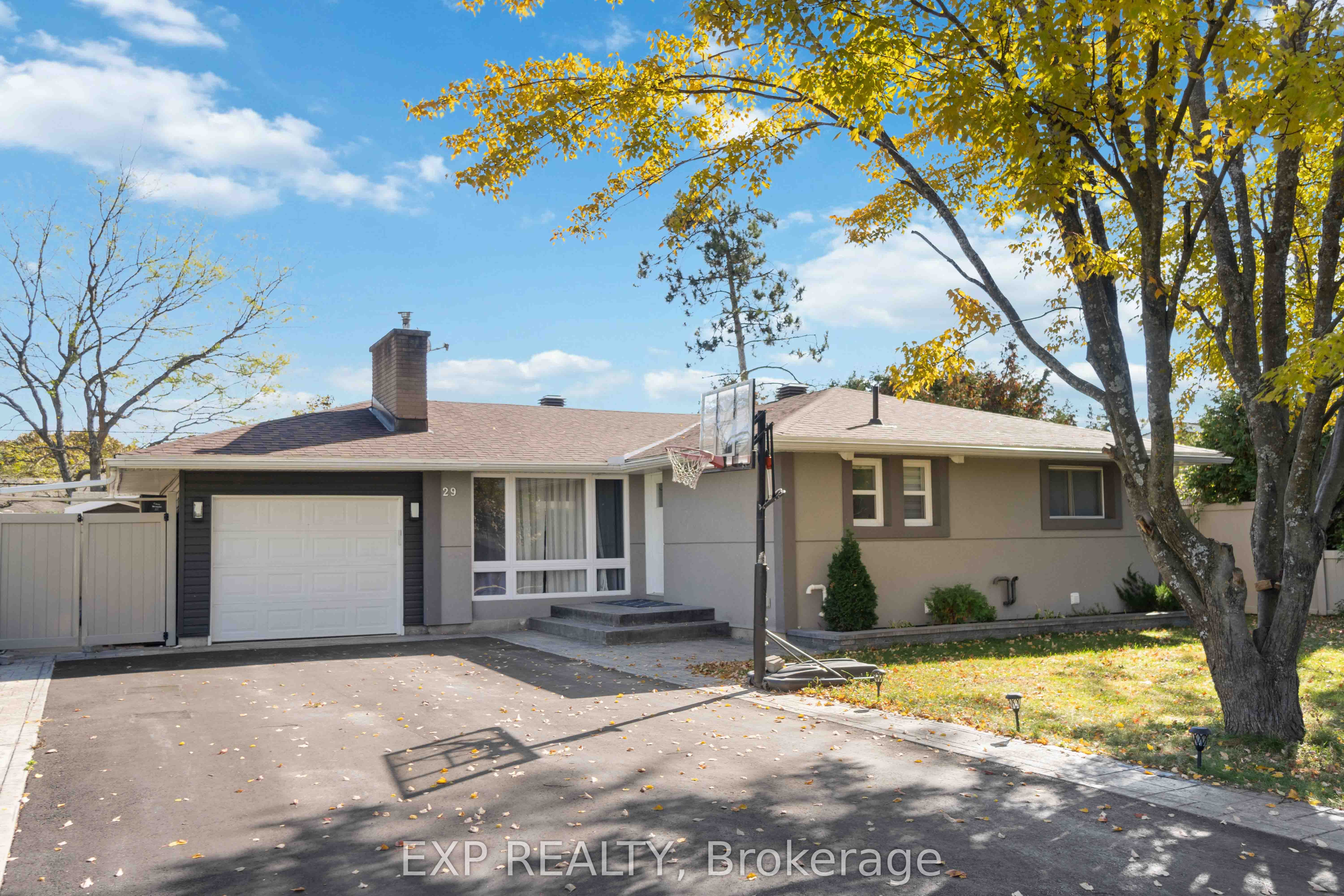29 Laurentide Road Property Photo