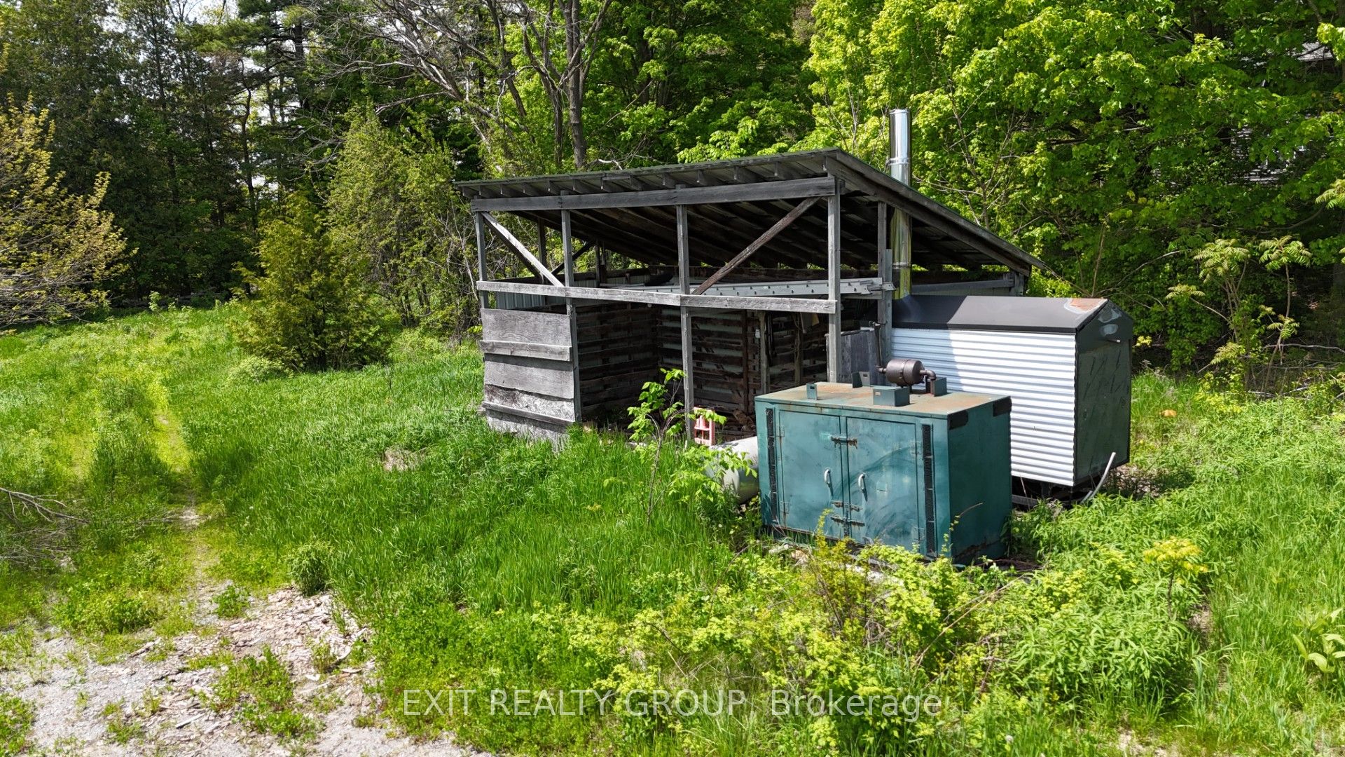 225 Jones Road Property Photo 4