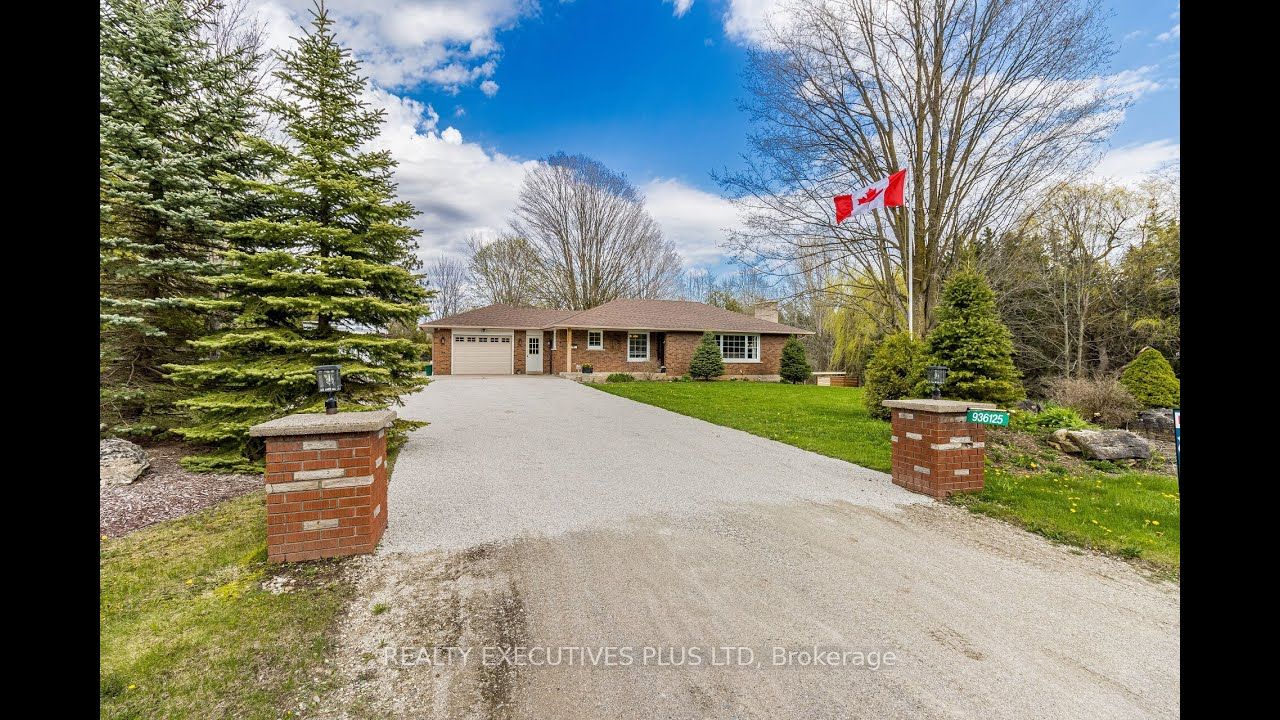 936125 Airport Road Property Photo 1