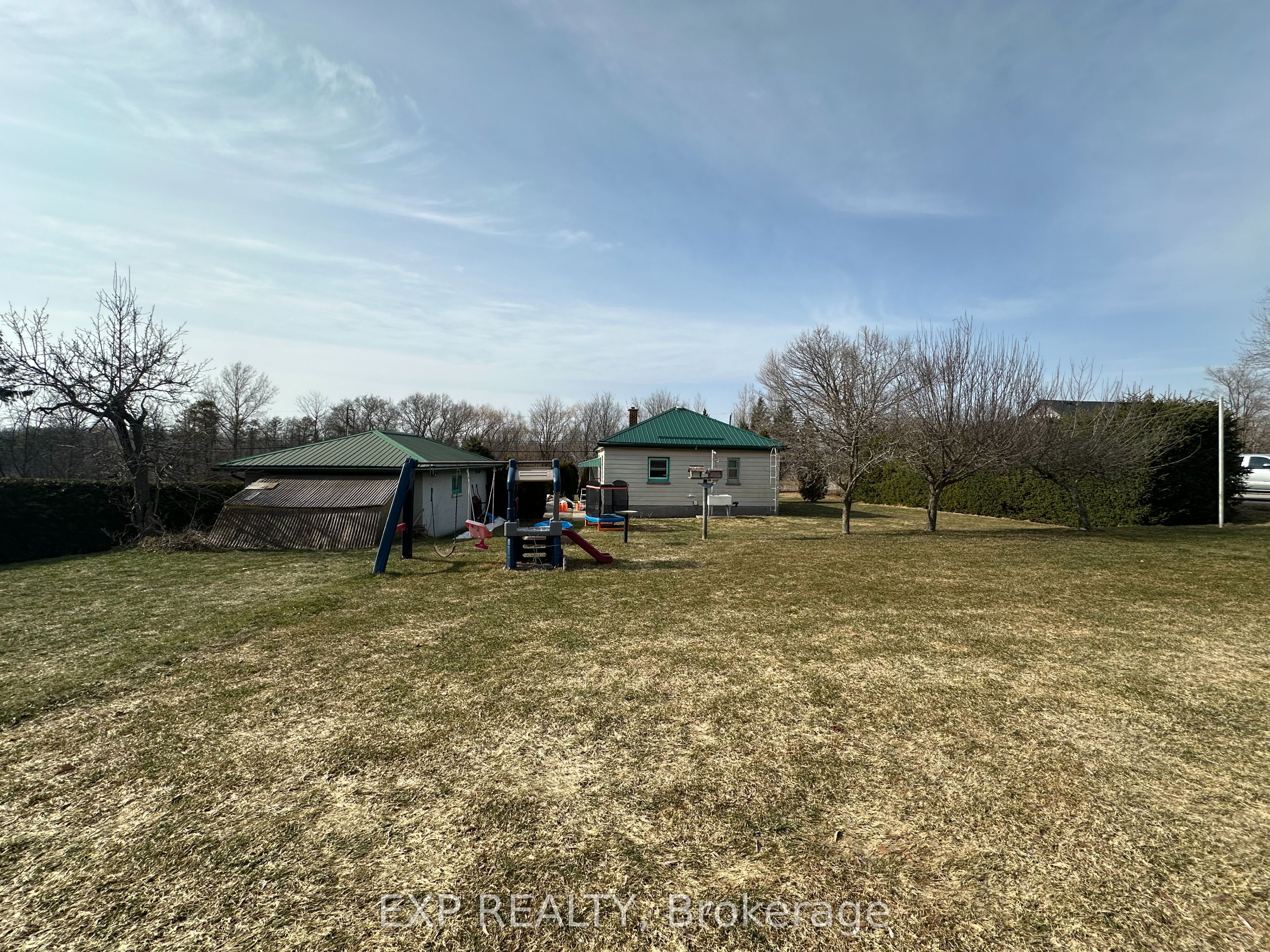 584050 Beachville Road Property Photo 2