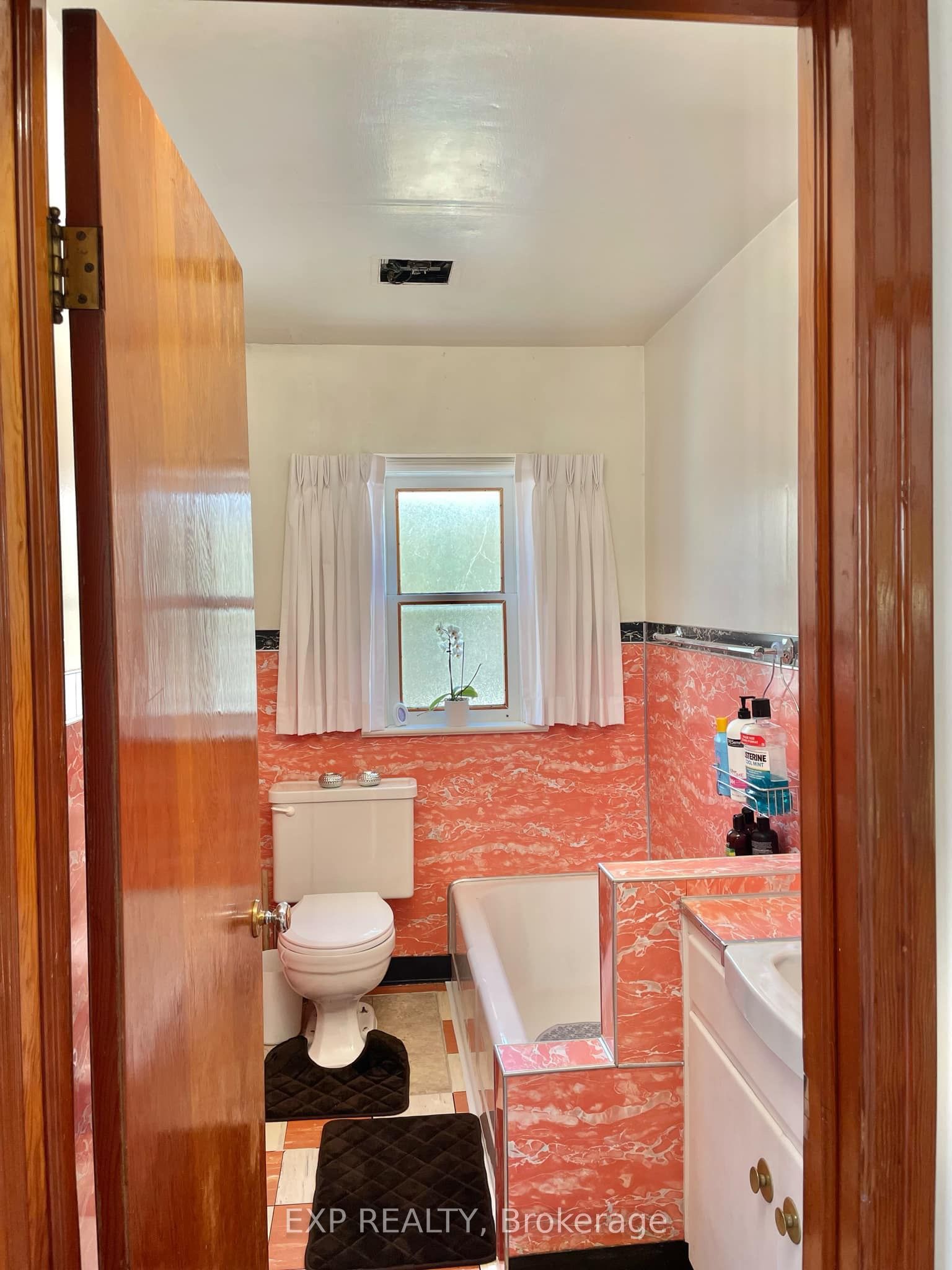 584050 Beachville Road Property Photo 7
