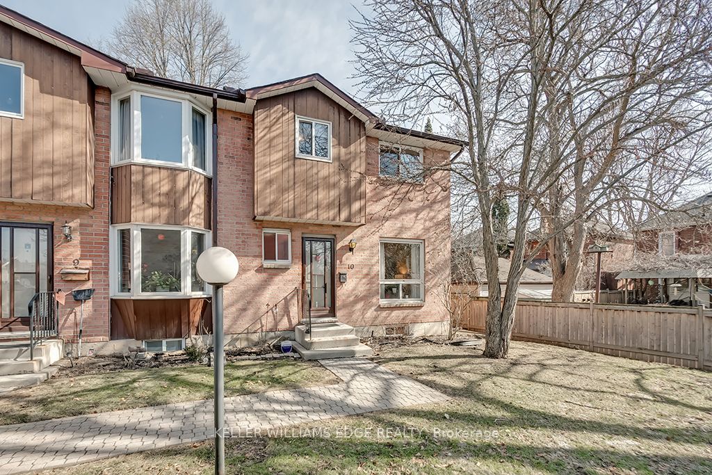 42 Brock St S Property Photo