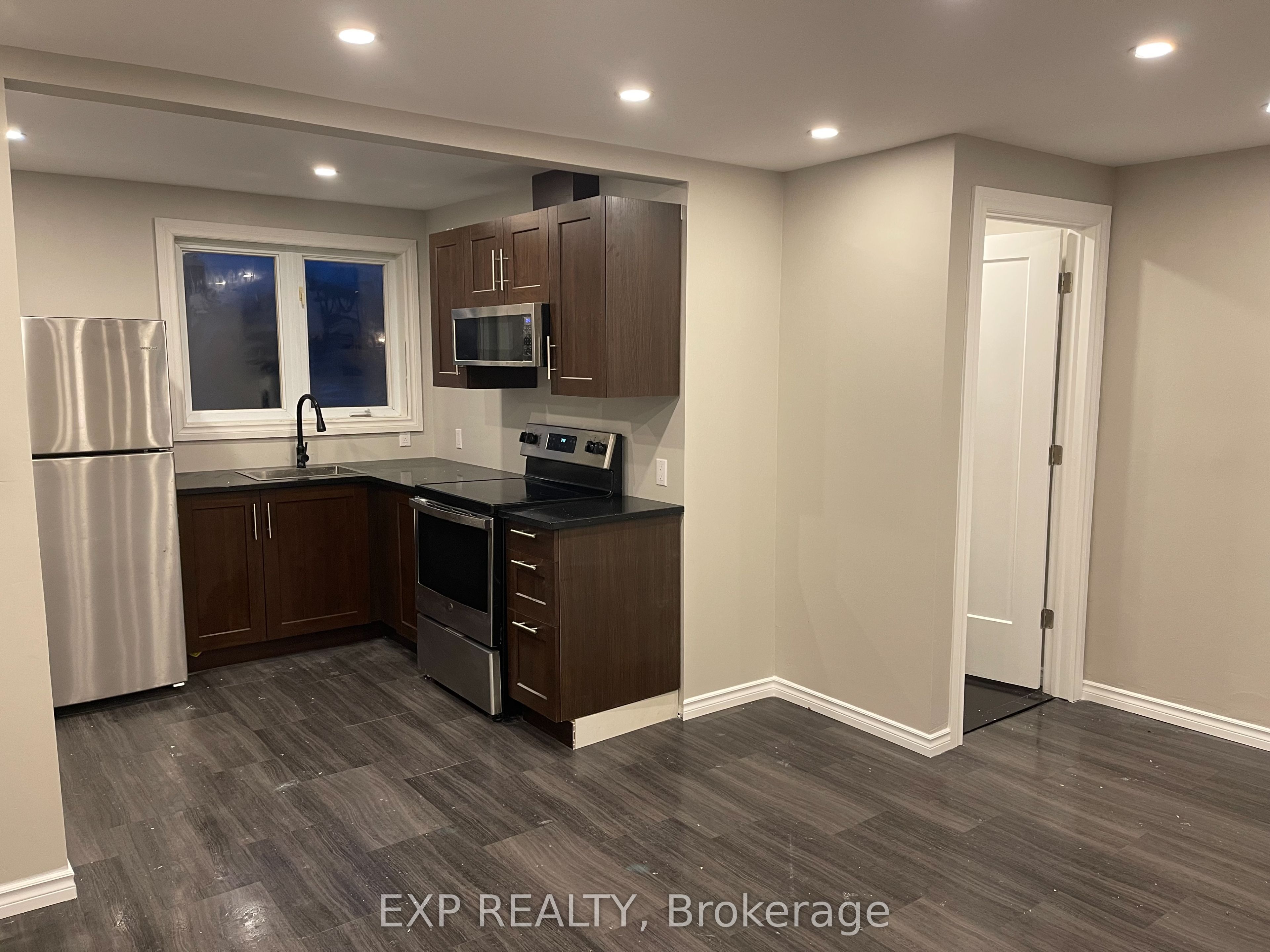 540 Champlain Street Property Photo 10