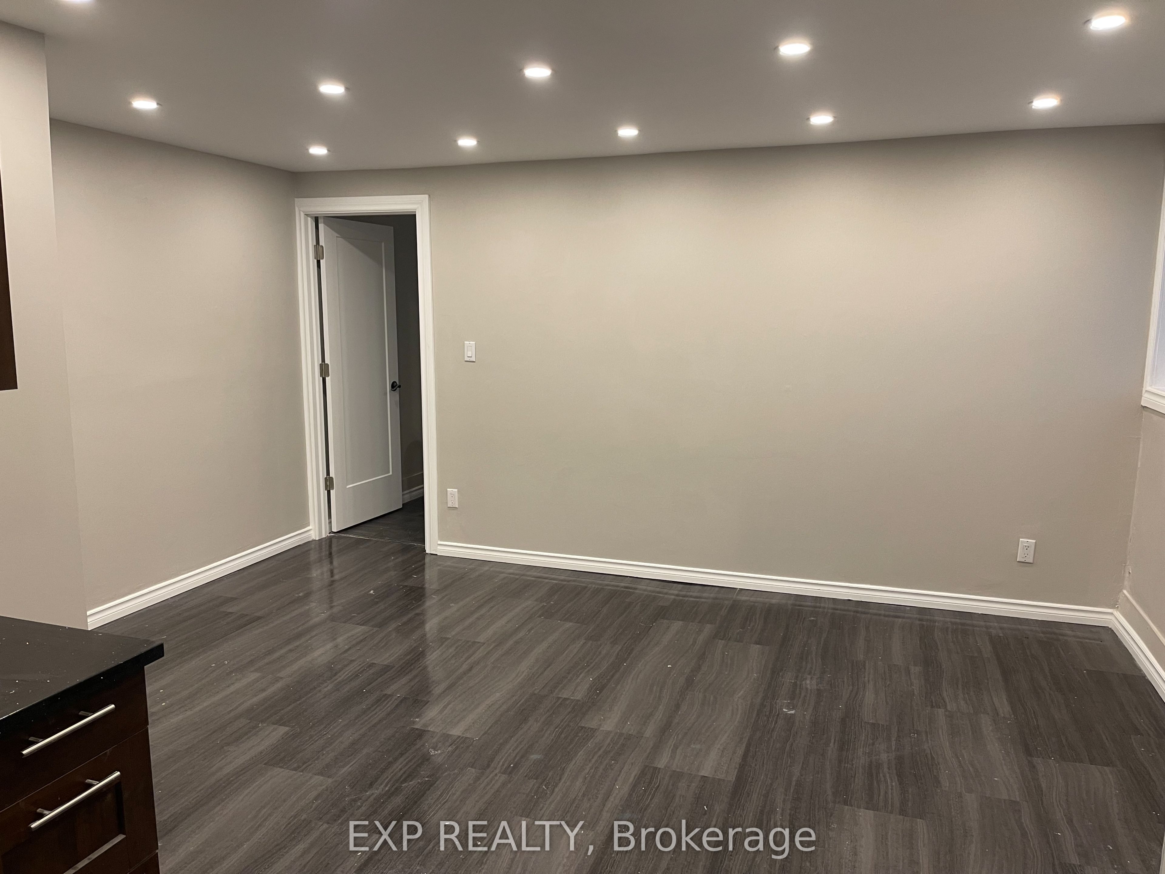 540 Champlain Street Property Photo 11