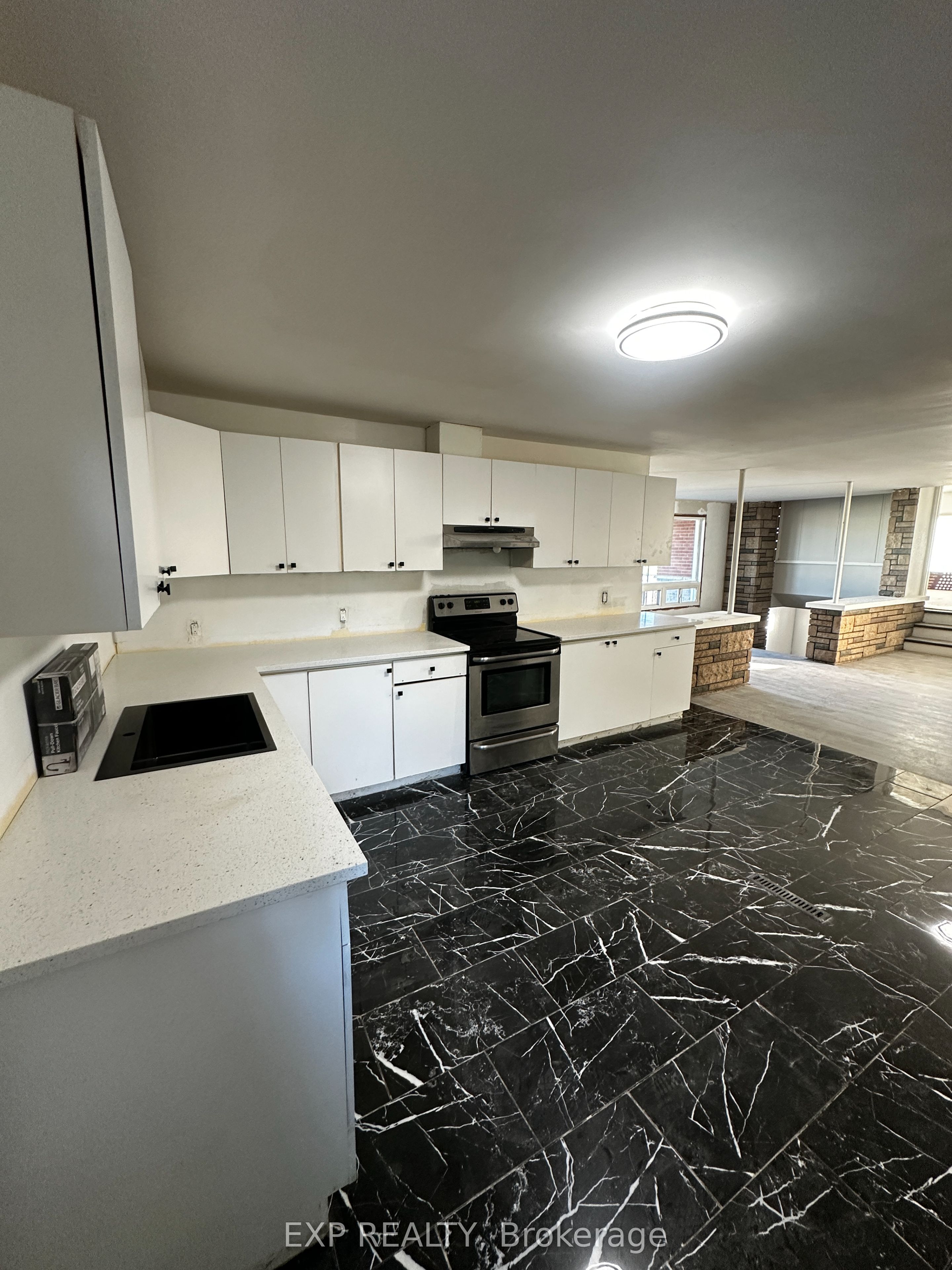 540 Champlain Street Property Photo 18