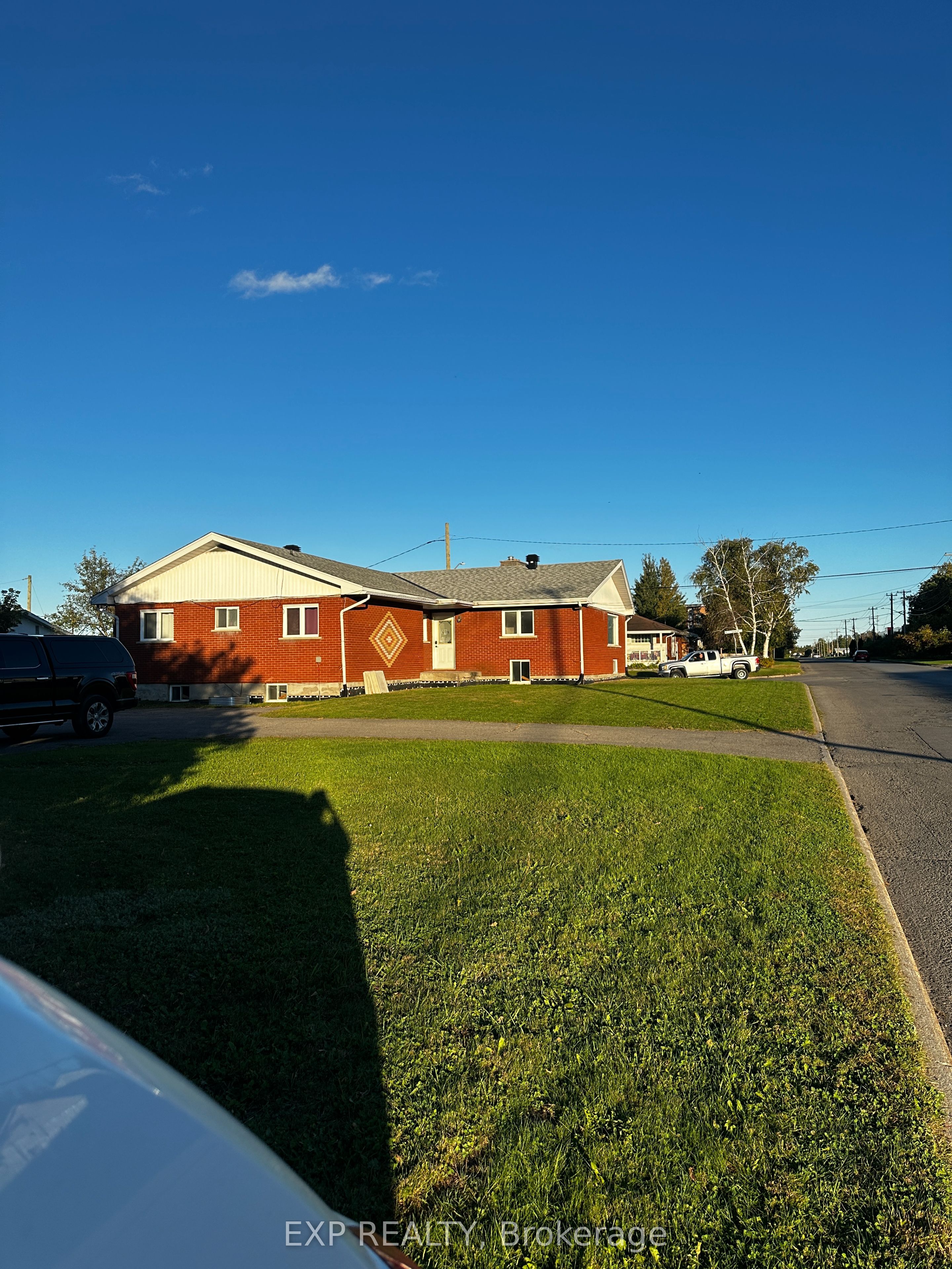540 Champlain Street Property Photo 23