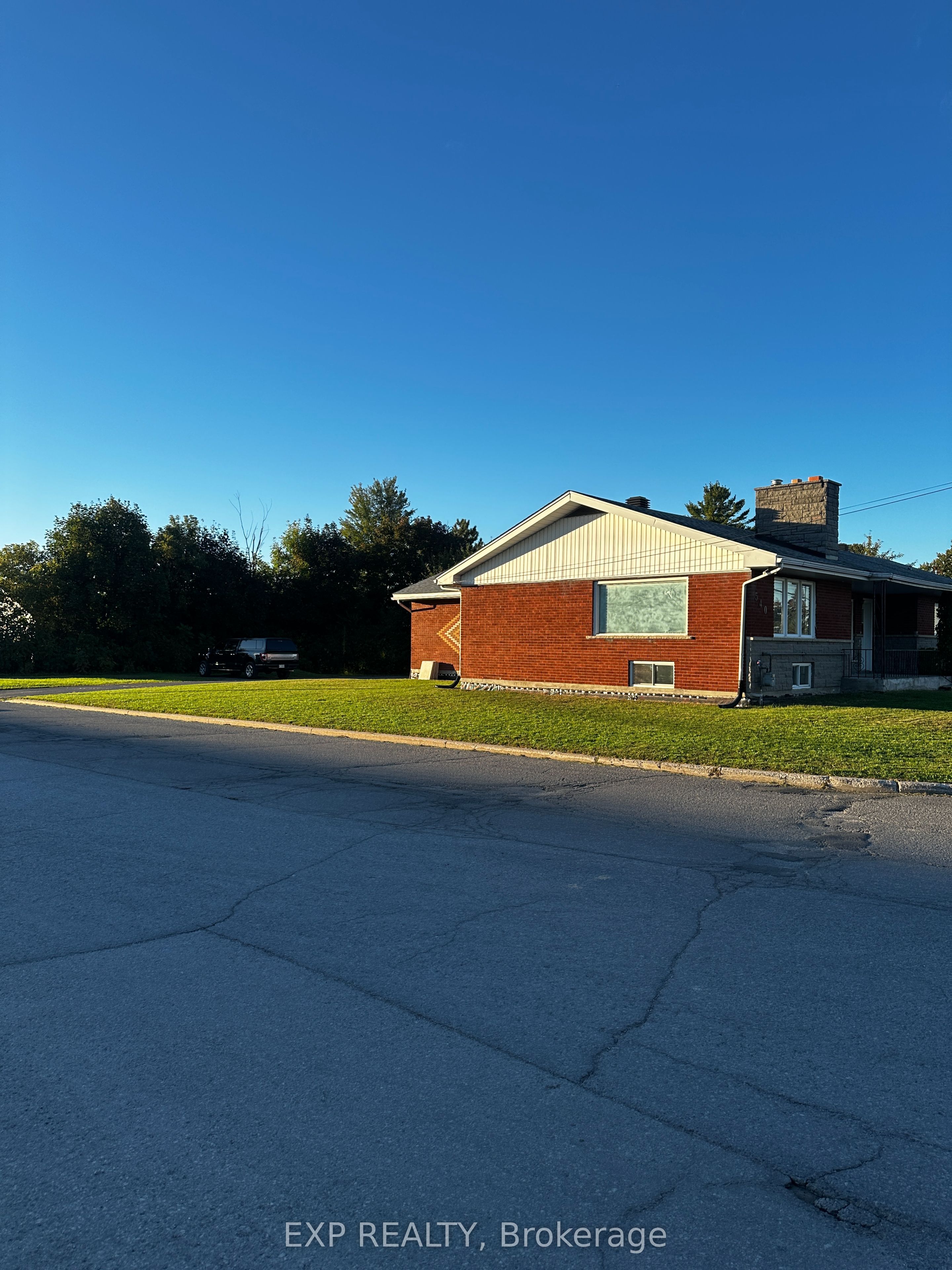 540 Champlain Street Property Photo 28