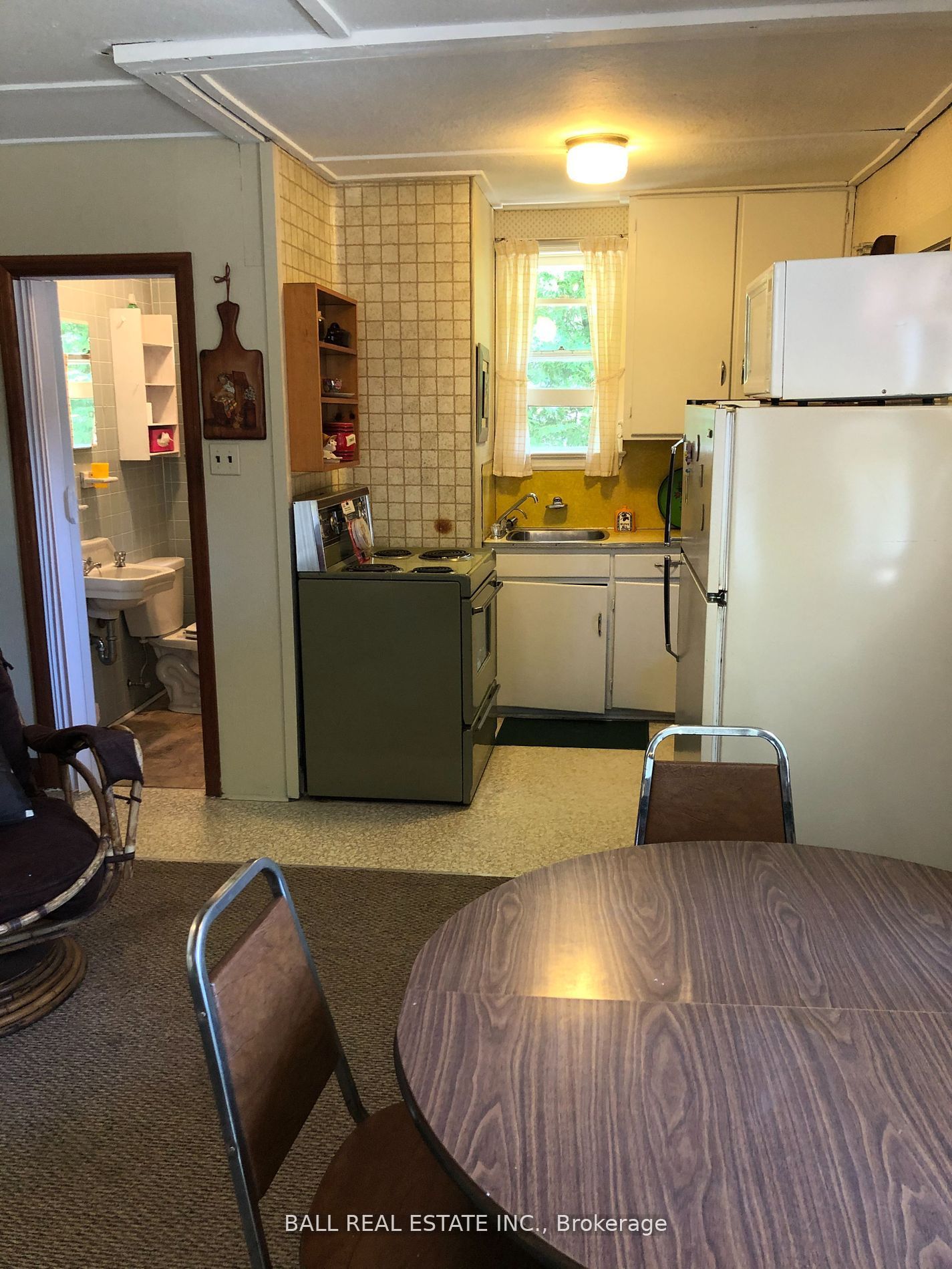 293 Riverside Drive Property Photo 3