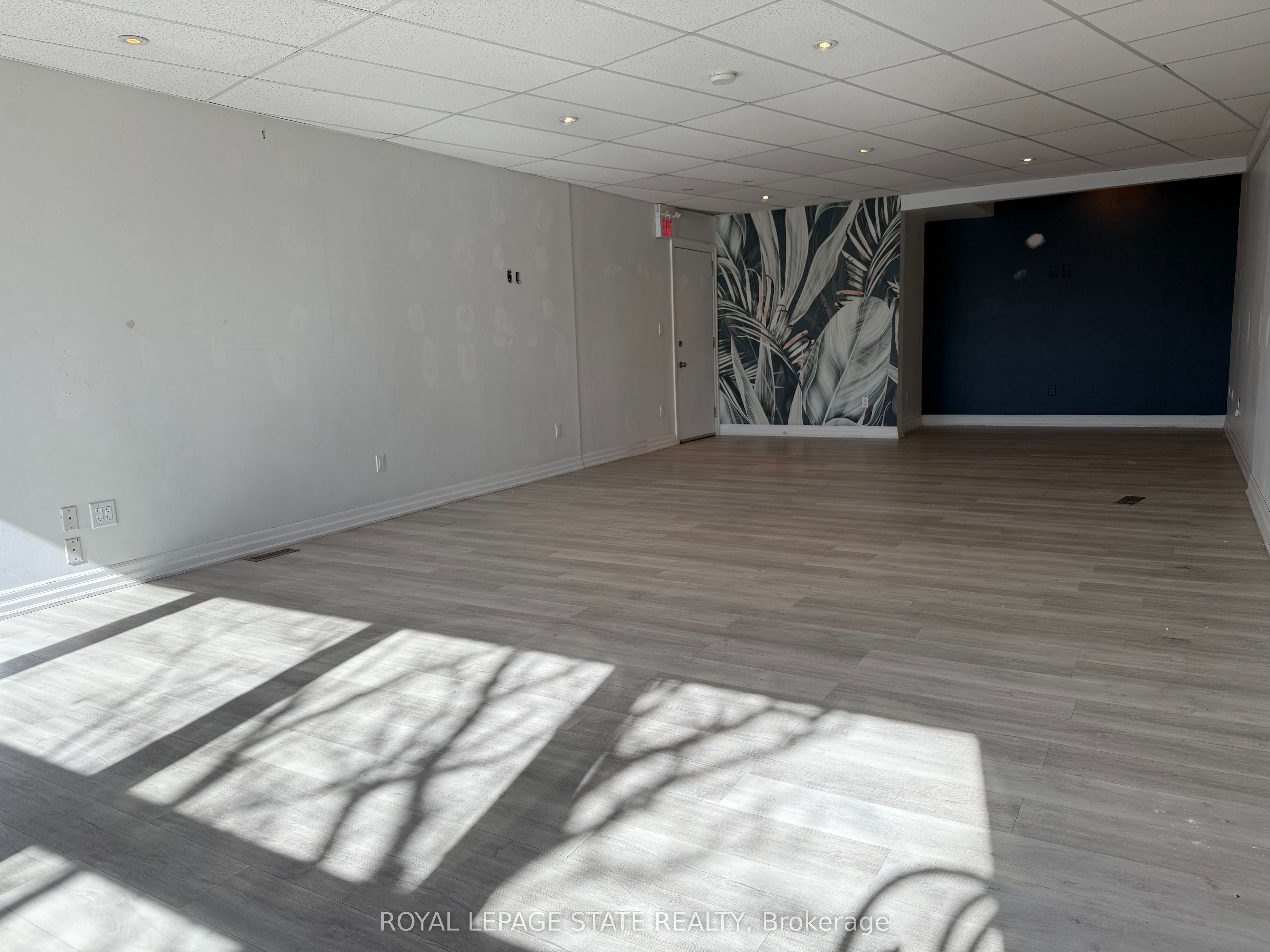 #201 - 1036 King Street Property Photo 9