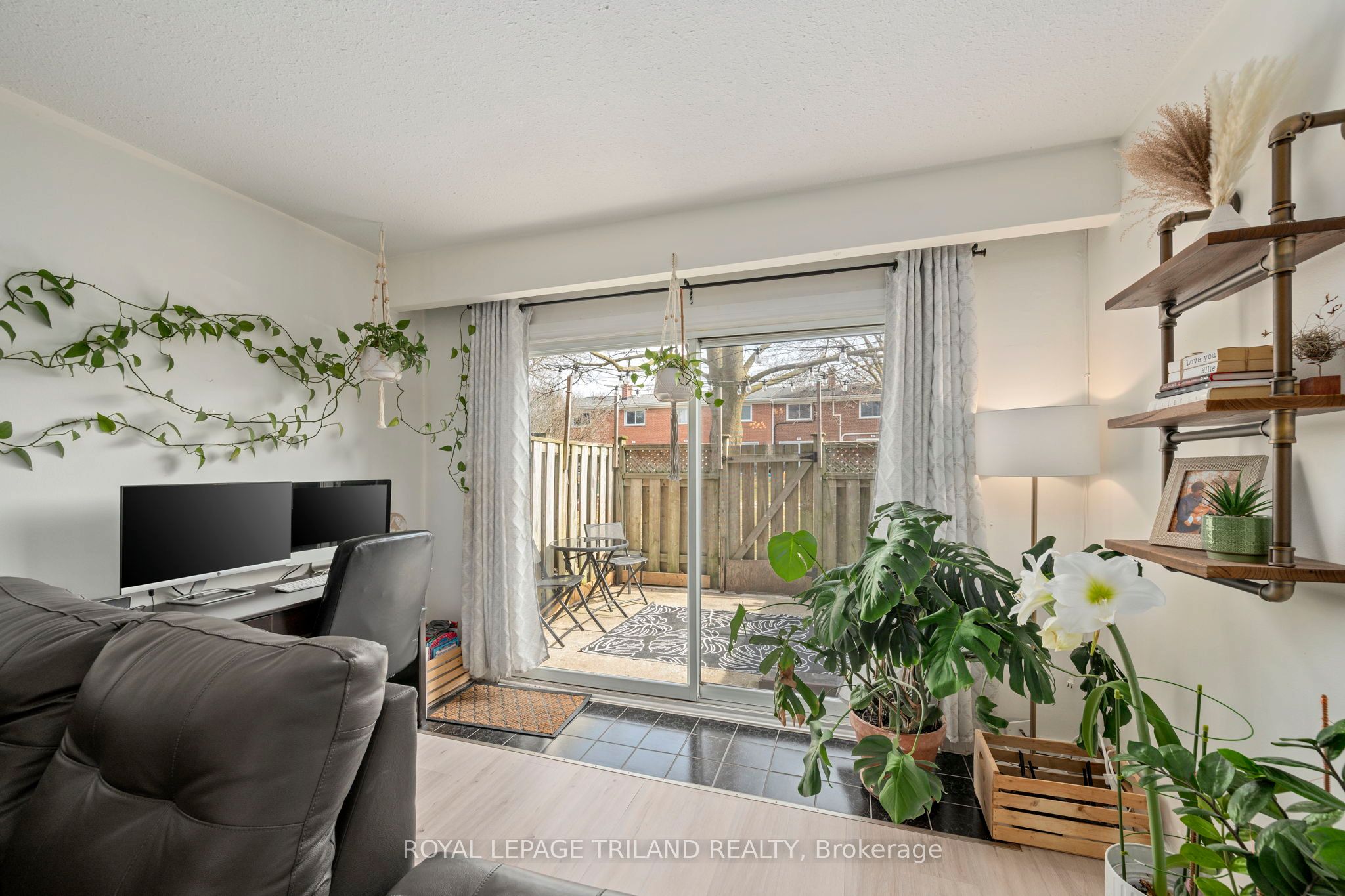 61 Arbour Glen Crescent Property Photo