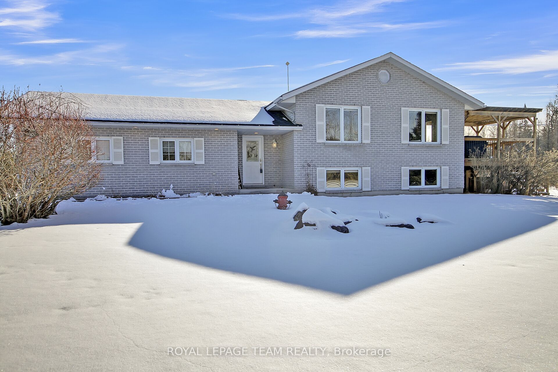 955 Macpherson Road Property Photo