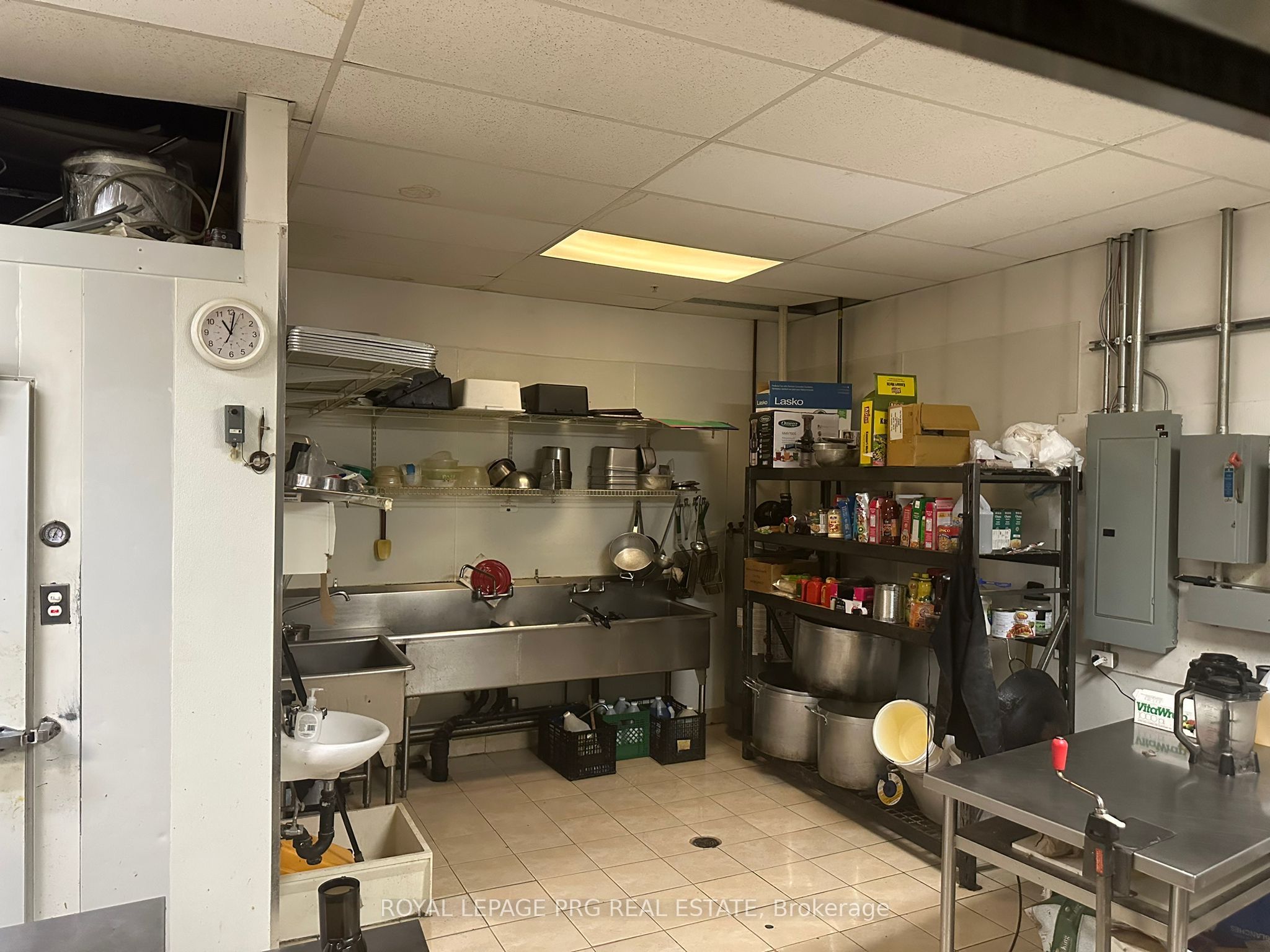 #b-10 - 668 Erb Street Property Photo 6