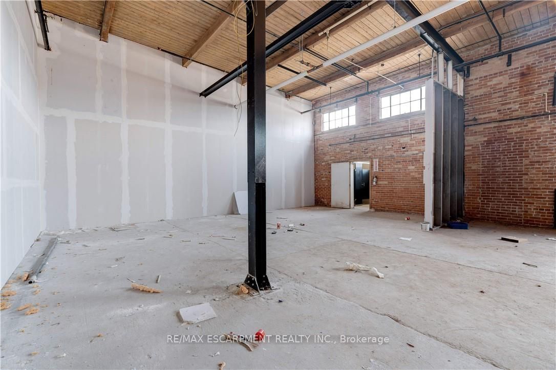 #unit 8-9 - 111 Sherwood Drive Property Photo 10