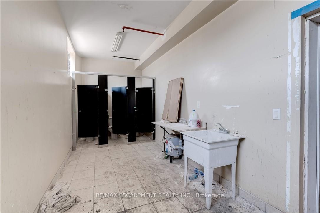 #unit 8-9 - 111 Sherwood Drive Property Photo 11