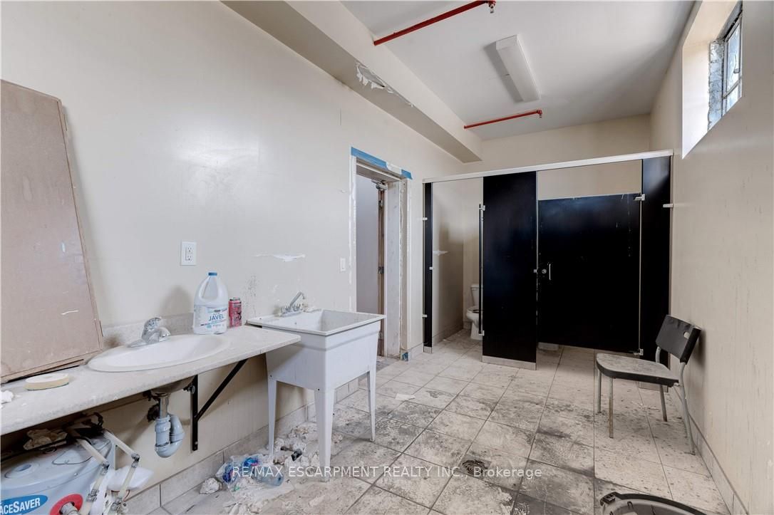 #unit 8-9 - 111 Sherwood Drive Property Photo 12