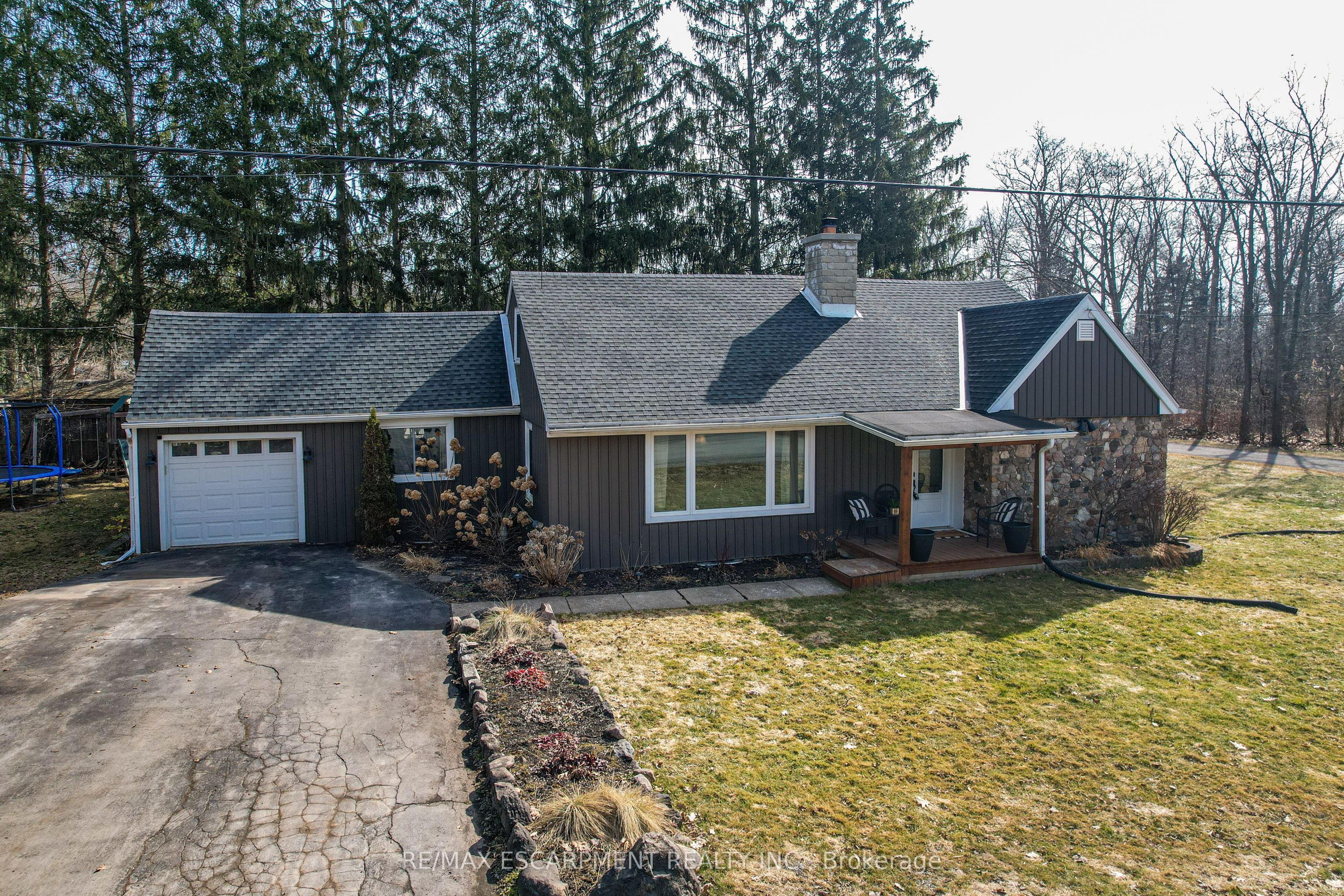975 Ridgewood Avenue Property Photo