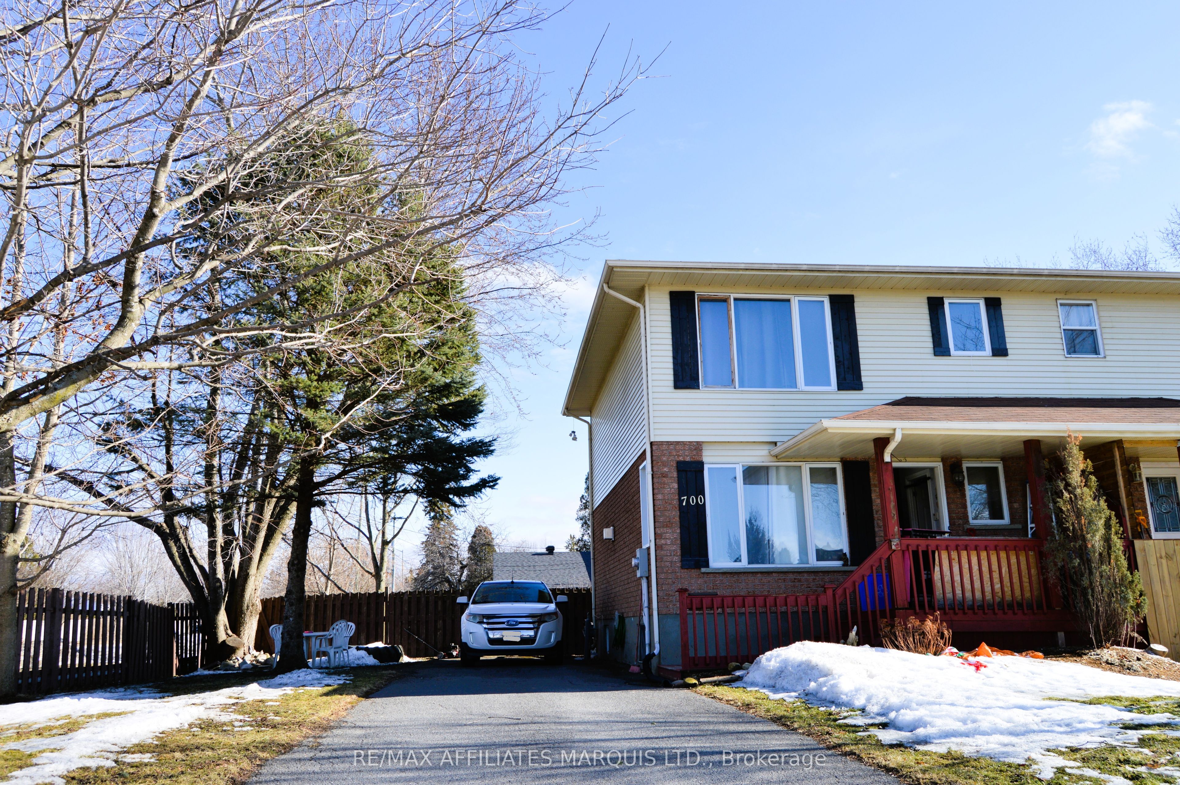 700 Alma Avenue Property Photo