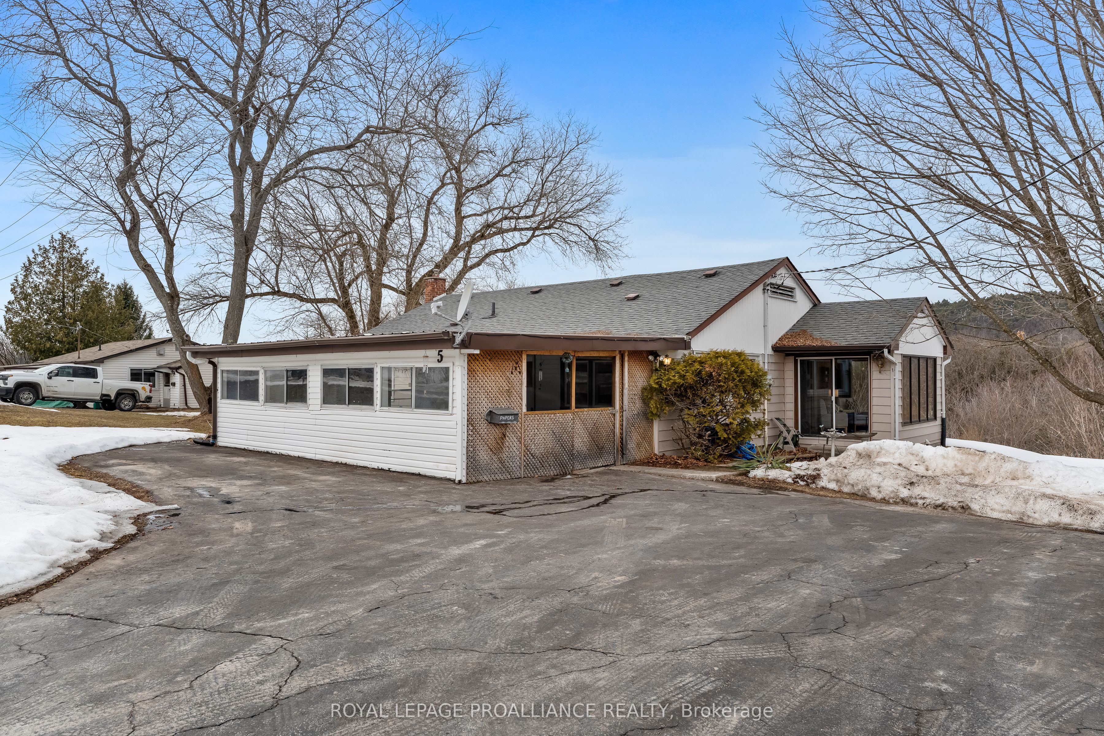 5 Concession Street Property Photo
