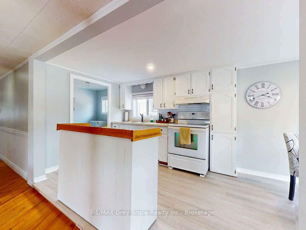 220 Turner Street Property Photo 10