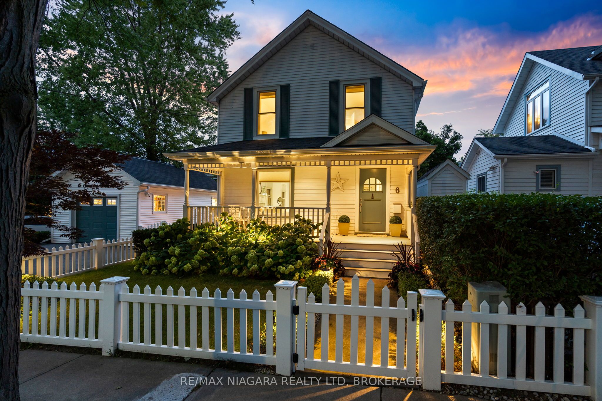 6 Simcoe Street Property Photo
