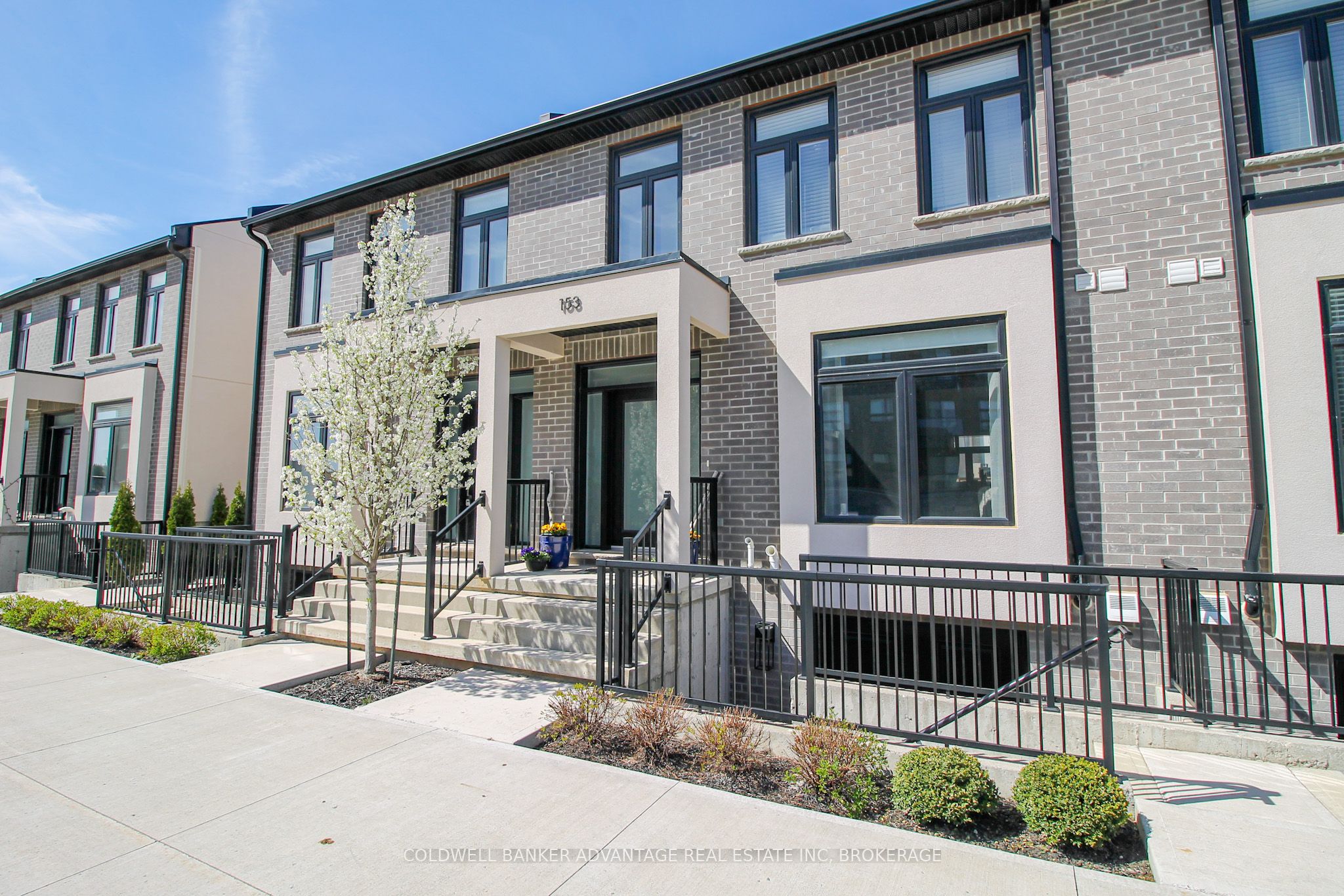 153 Summersides Blvd Property Photo