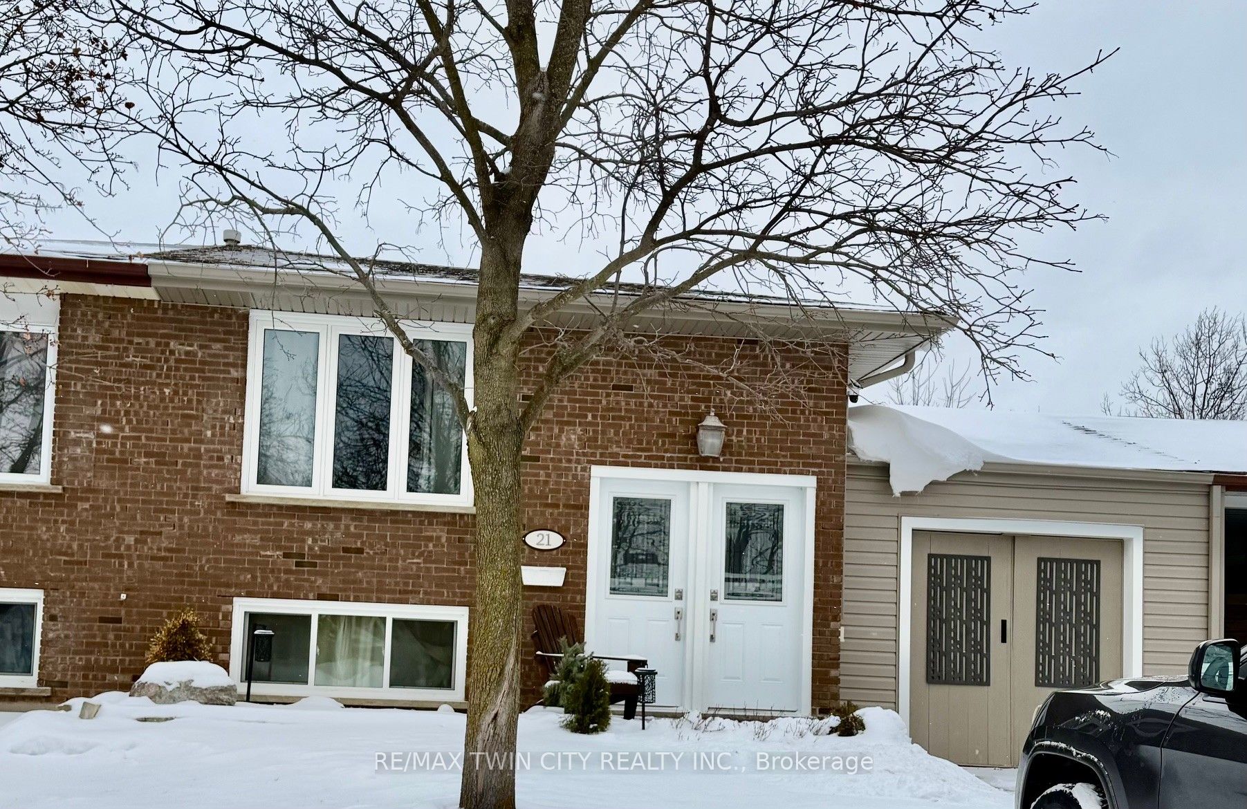 21 Nora Court Property Photo