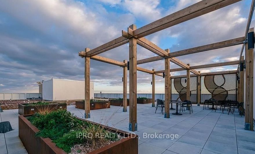 652 Princess Street 804 Property Photo 15